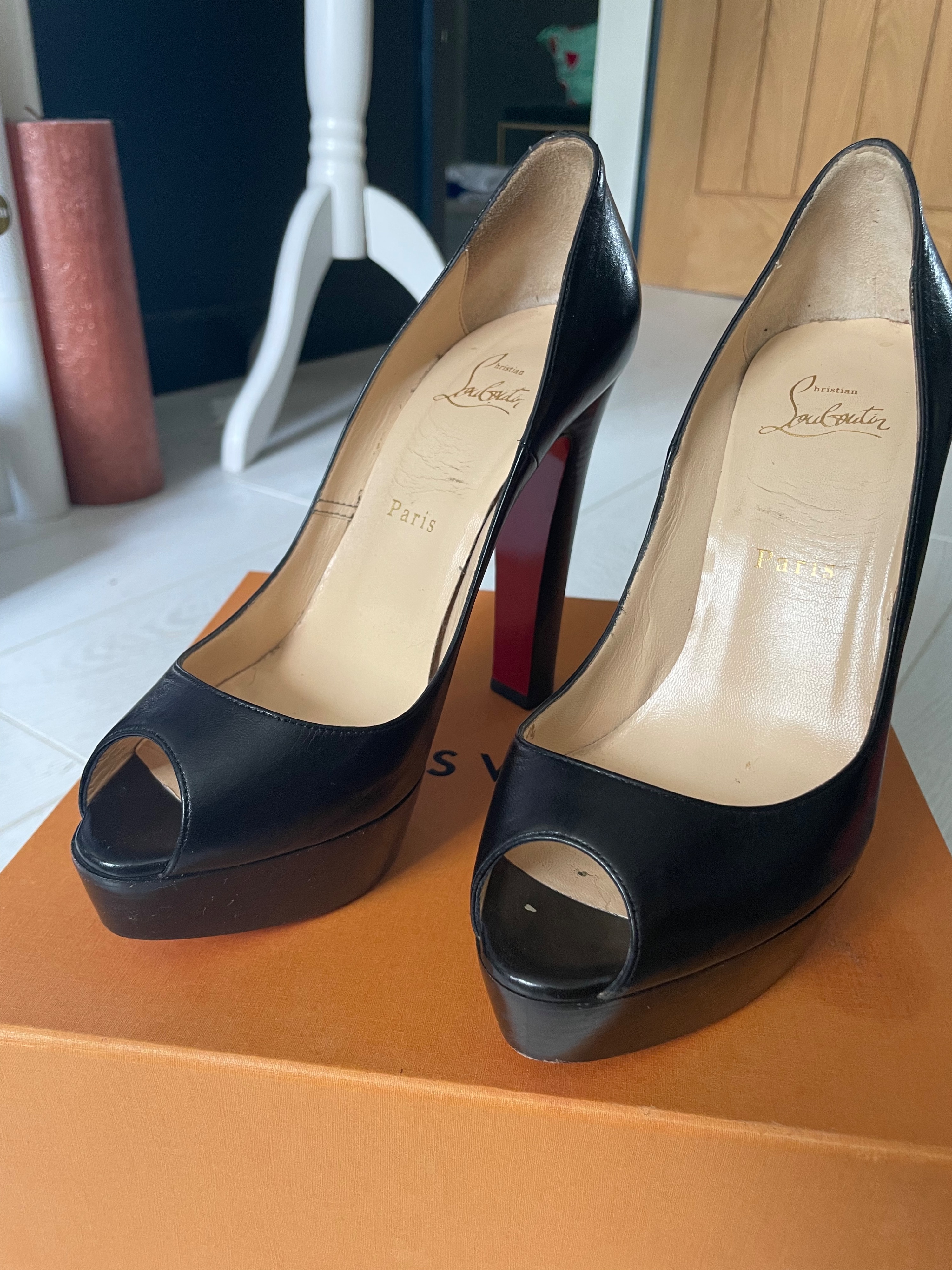 Preowned Christian Louboutin Black leather peep-toe platform heeled pumps Size 375