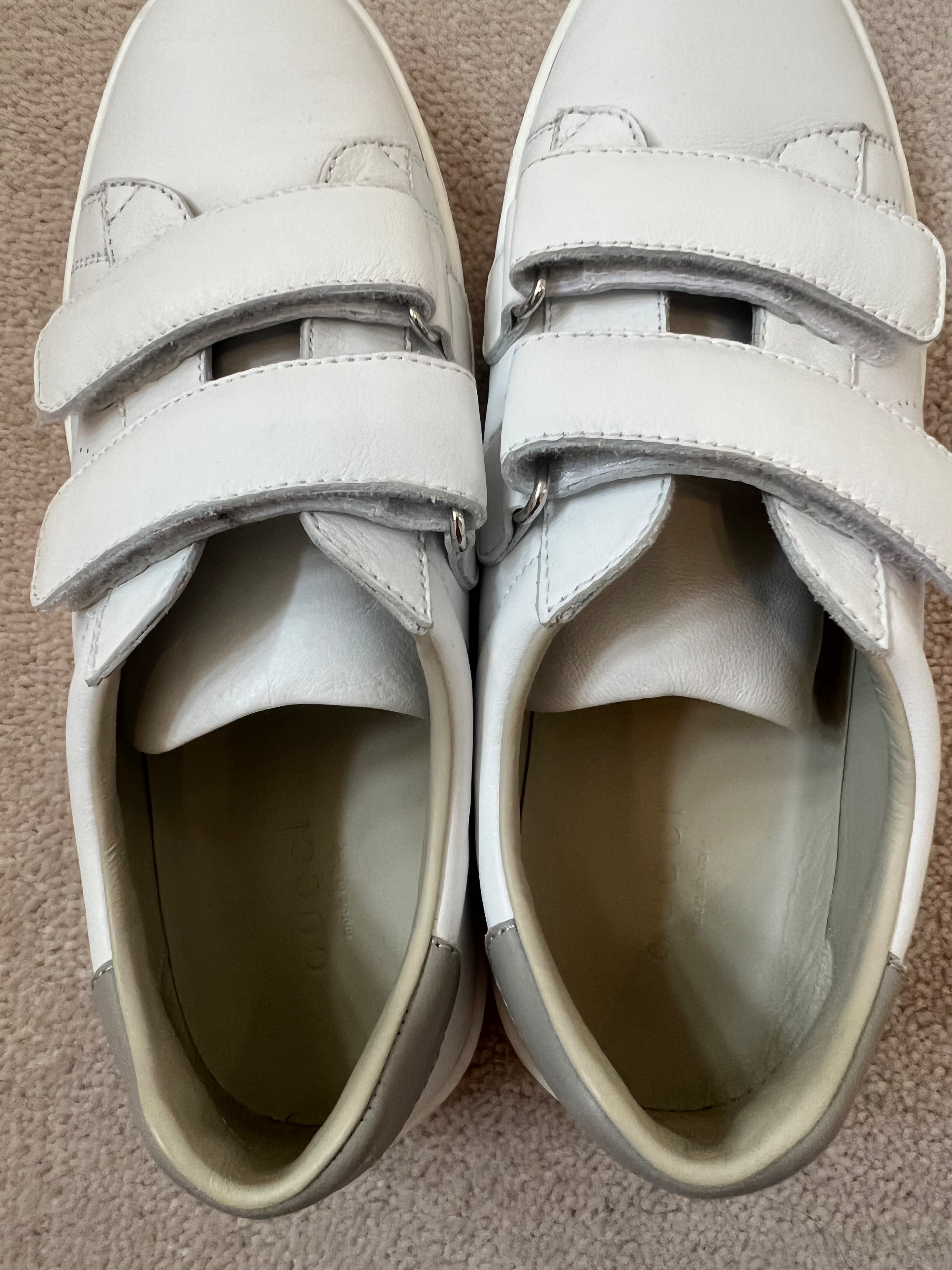 Boys Preowned Gucci white leather velcro strap trainers Size 6 Years +