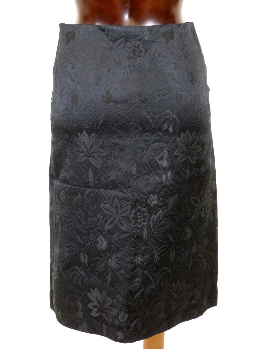 Preowned Dolce  Gabbana black floral embroidered skirt Size S silk