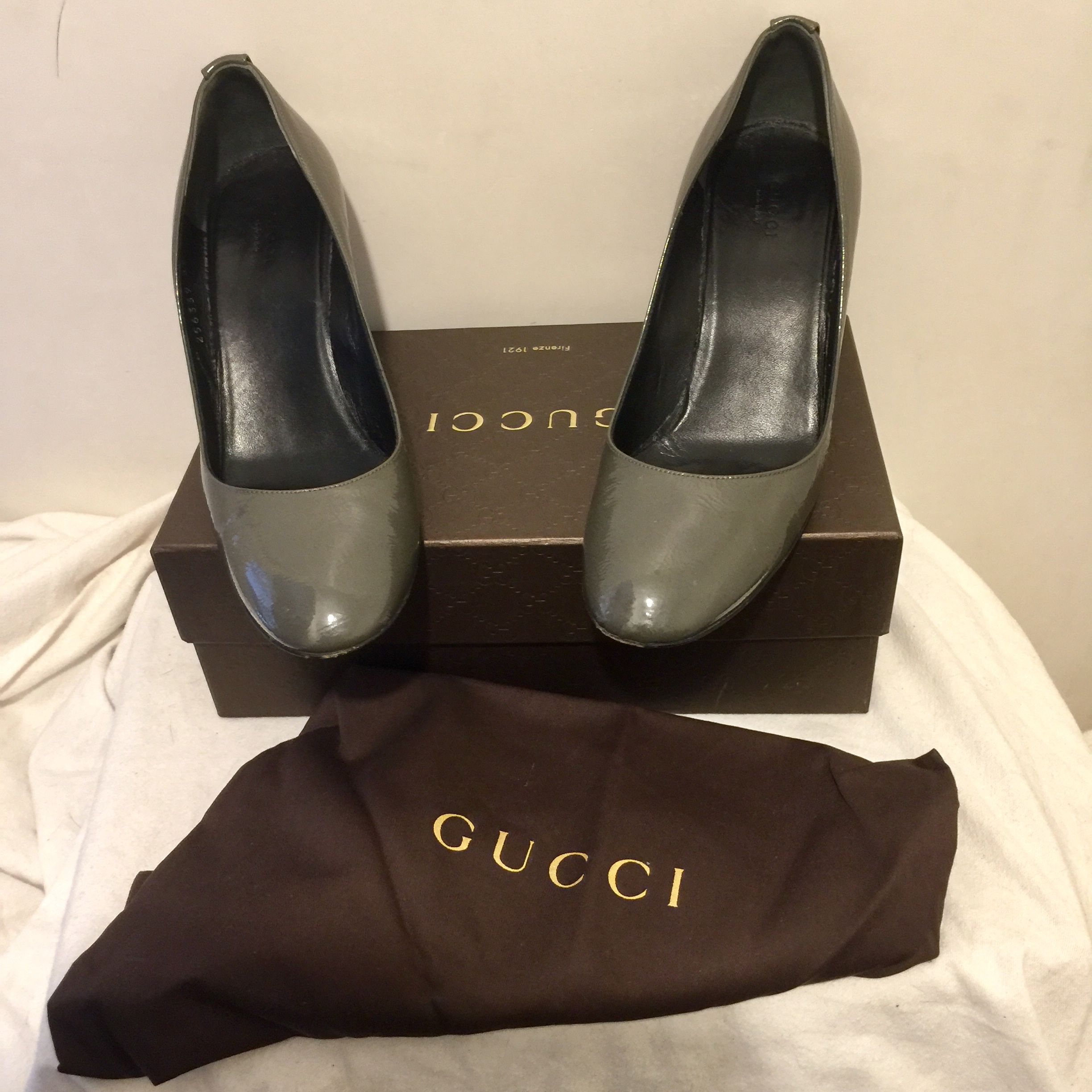 Preowned Gucci Vintage Grey Patent Wedge Heeled Pumps Size 39 leather