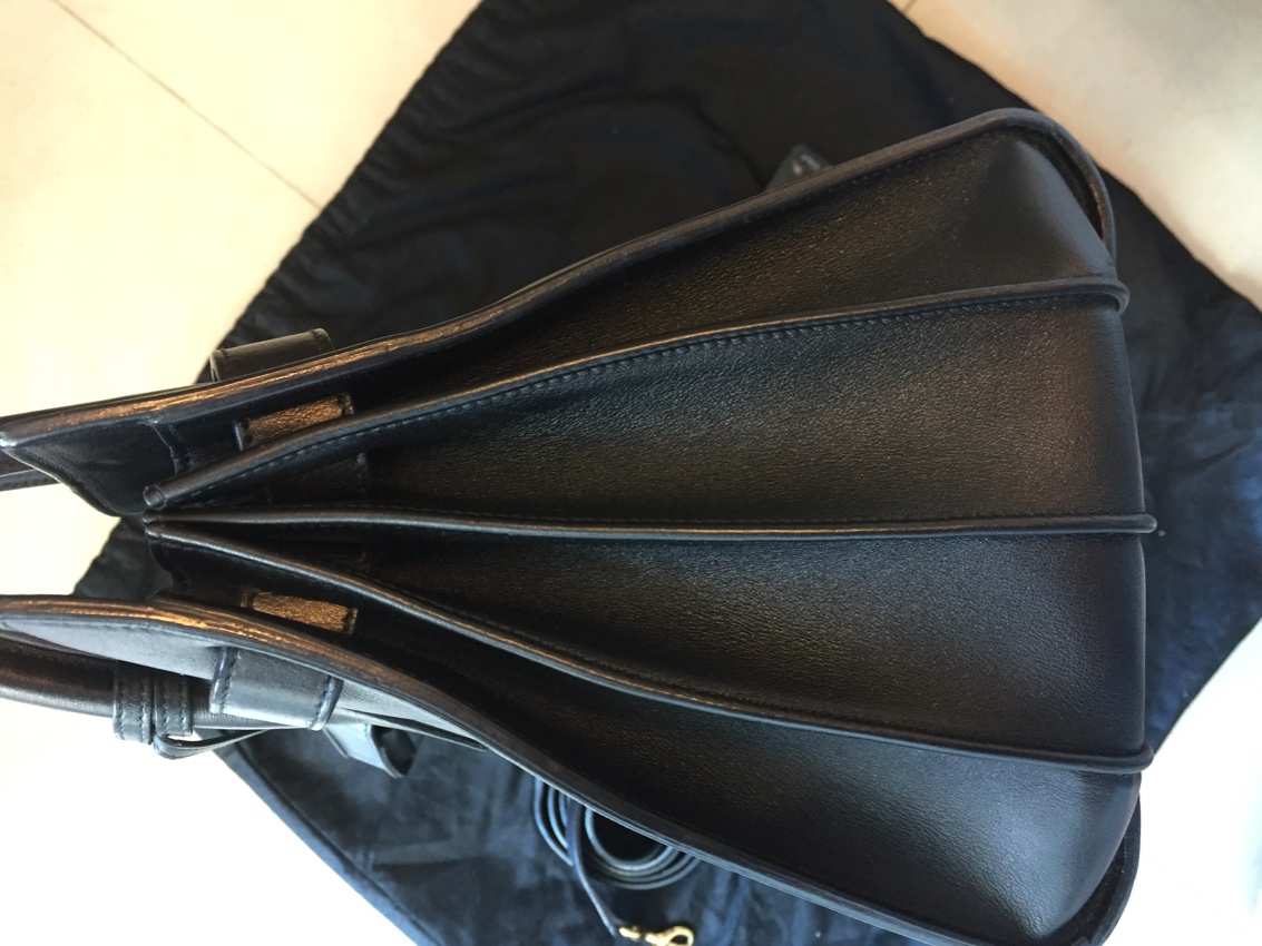 Preowned Saint Laurent Small Black Sac Du Jour Tote leather