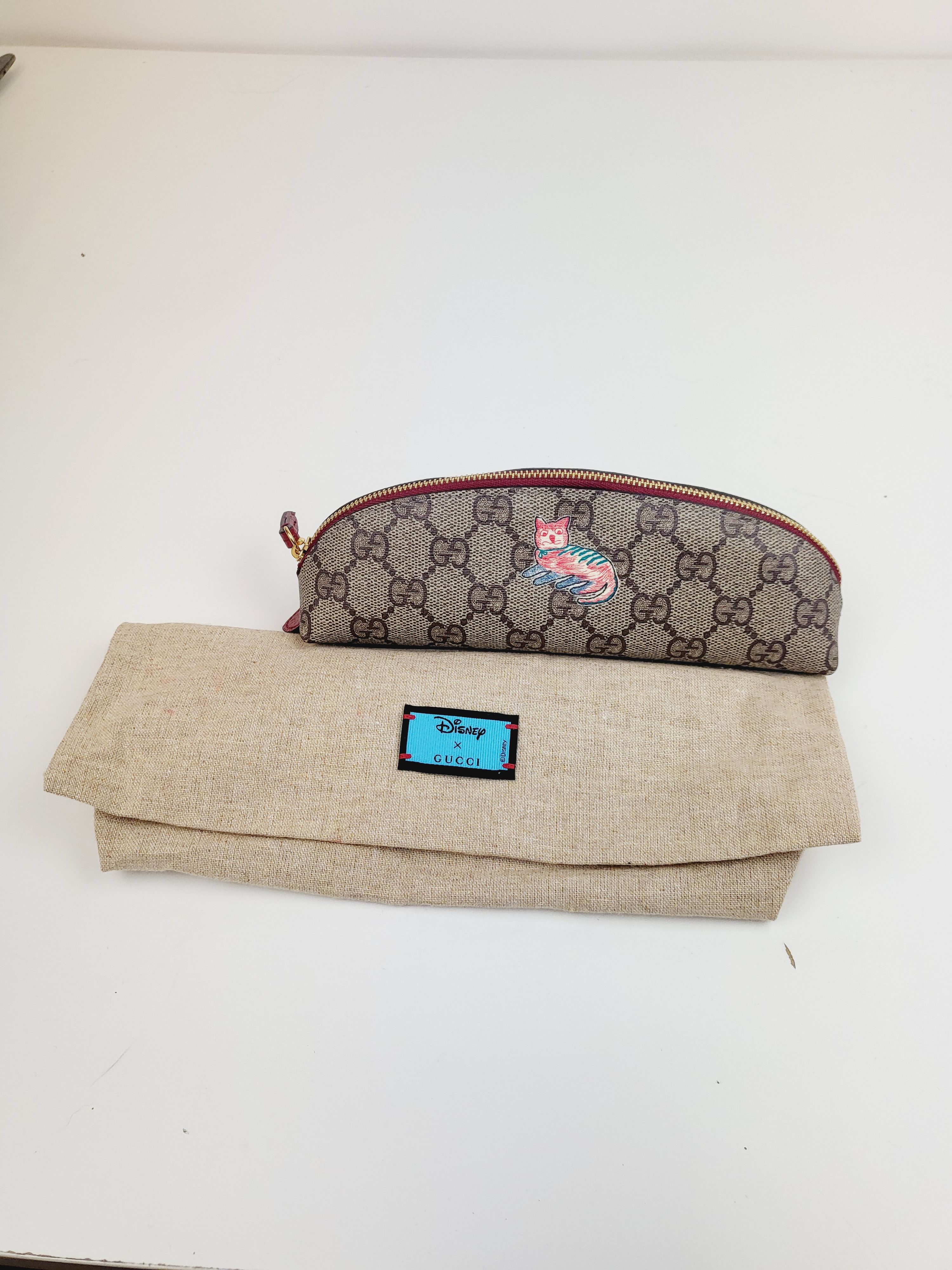 Gucci Limited edition pencil case / make up bag Red beige canvas/leather