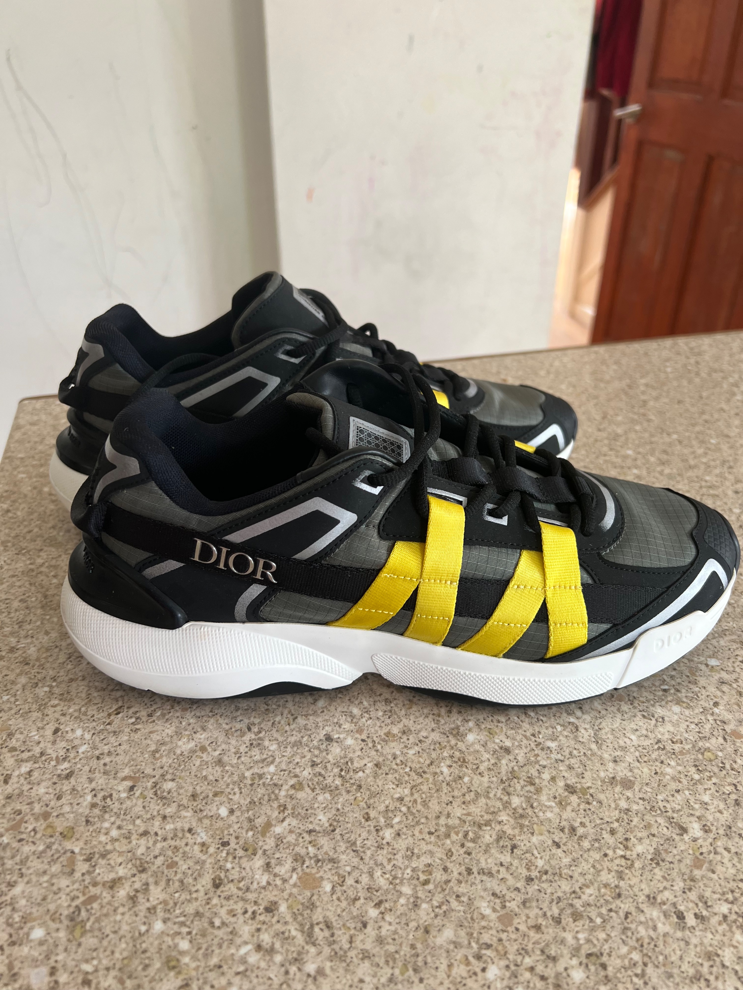 Men's Dior B24 Runtex Black and Yellow Trainers Size 40 leather