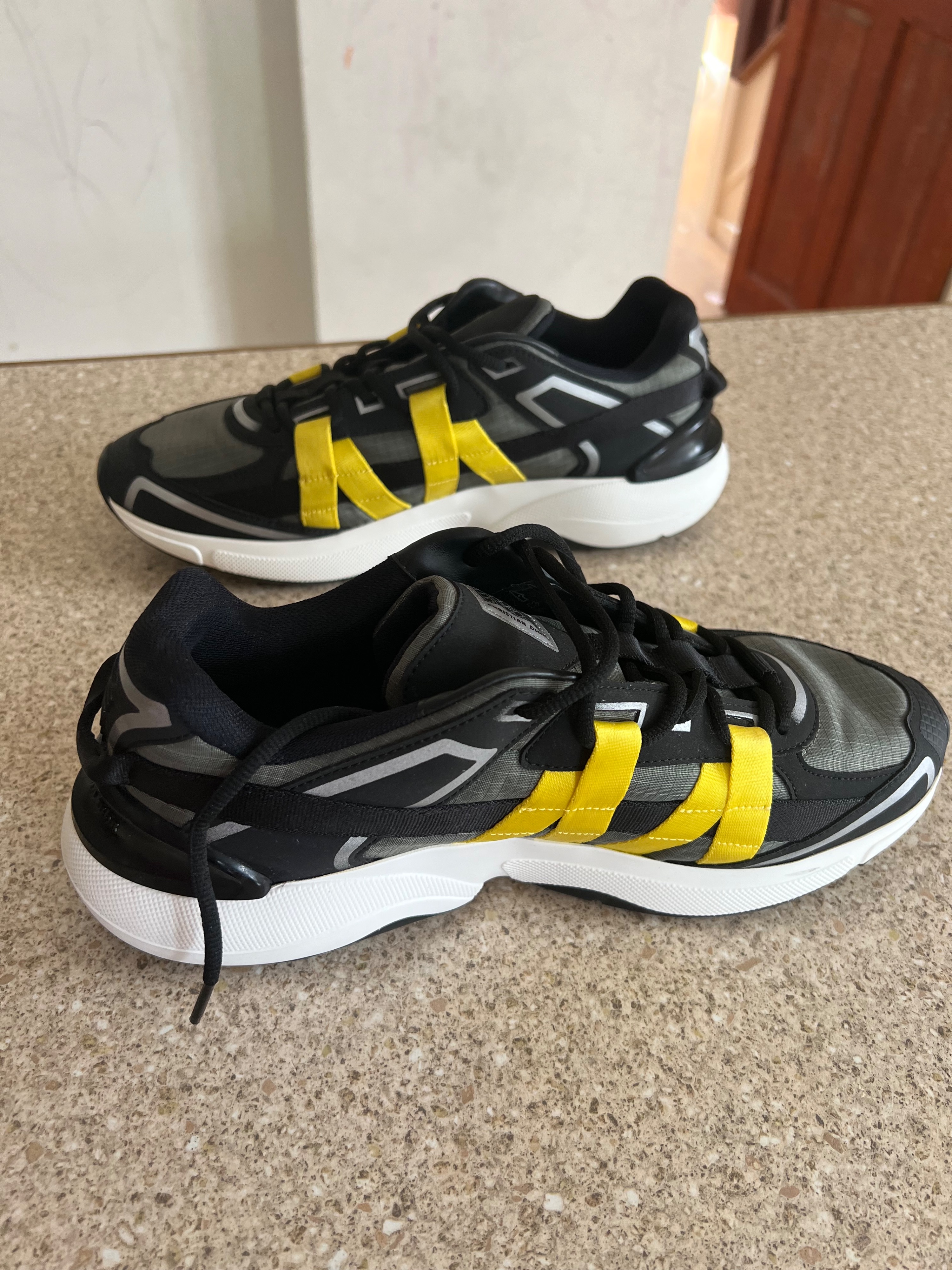 Men's Dior B24 Runtex Black and Yellow Trainers Size 40 leather