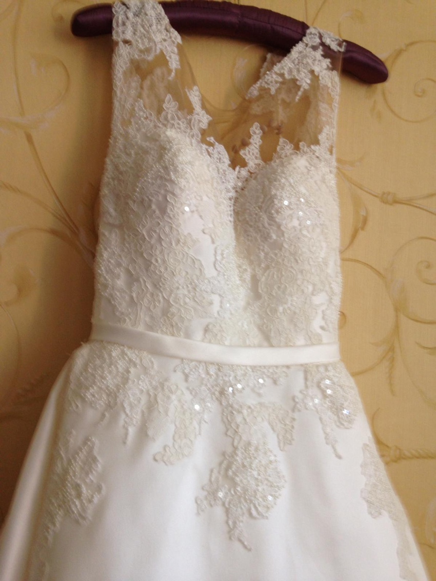 Preowned St Patrick Zayan Wedding Dress Size S White silk