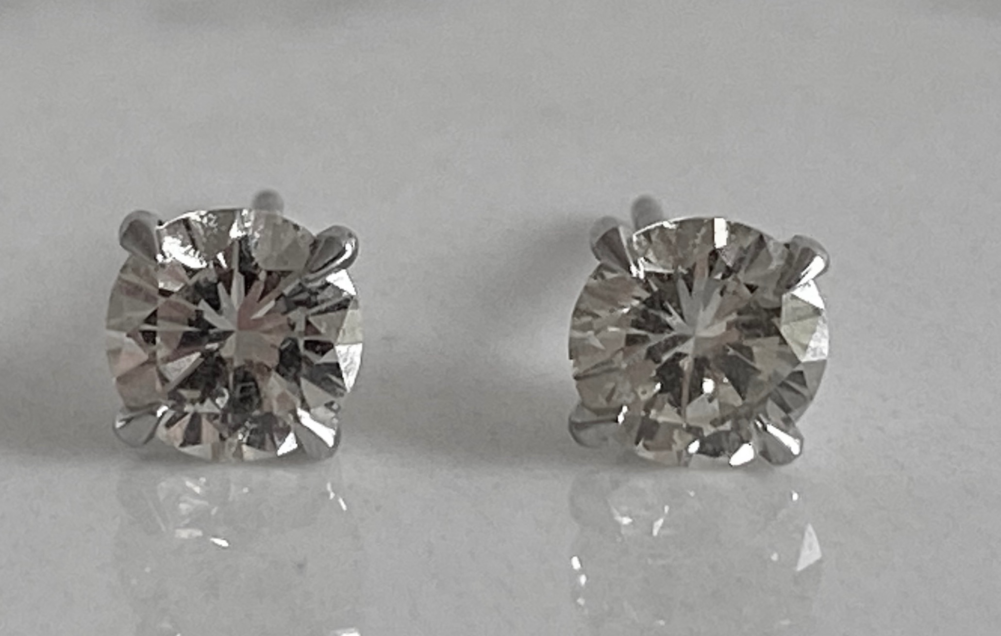 Preowned 166ct Platinum Set Diamond Solitaire Earrings silver