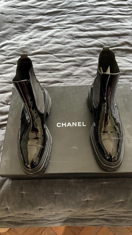 Preowned Chanel Black Patent Leather Chelsea Boots Size 405