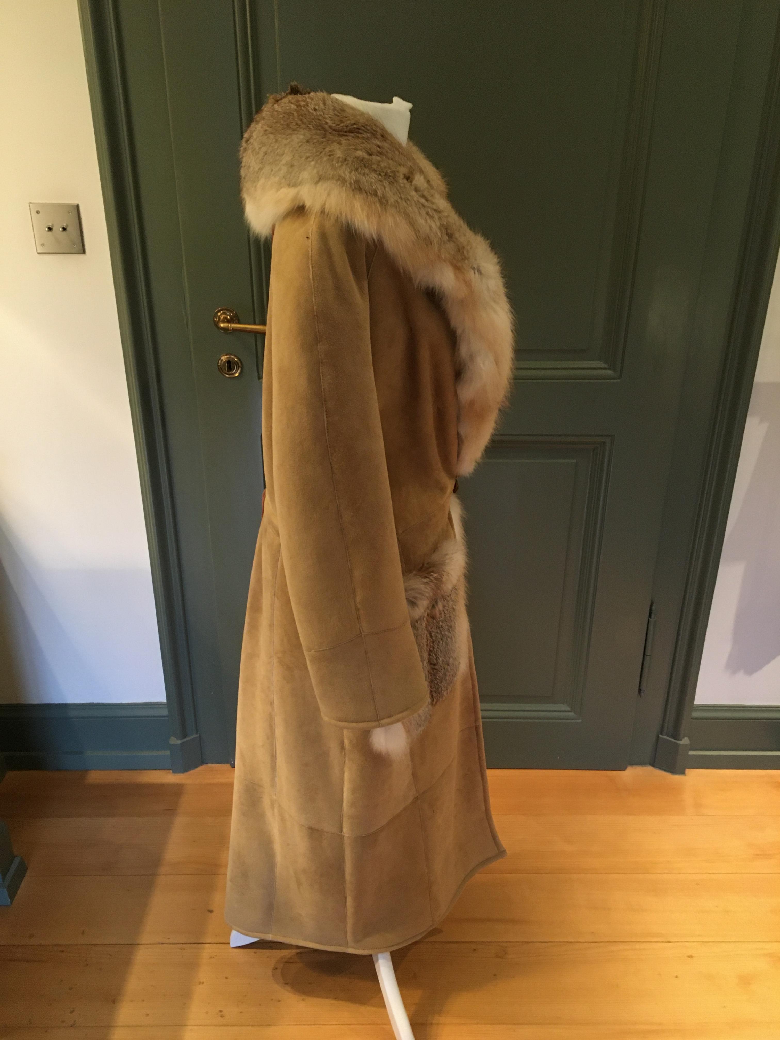 Preowned Ermanno Scervino Sheepskin Coat with Fox Fur Collar Size XS Beige/Nude