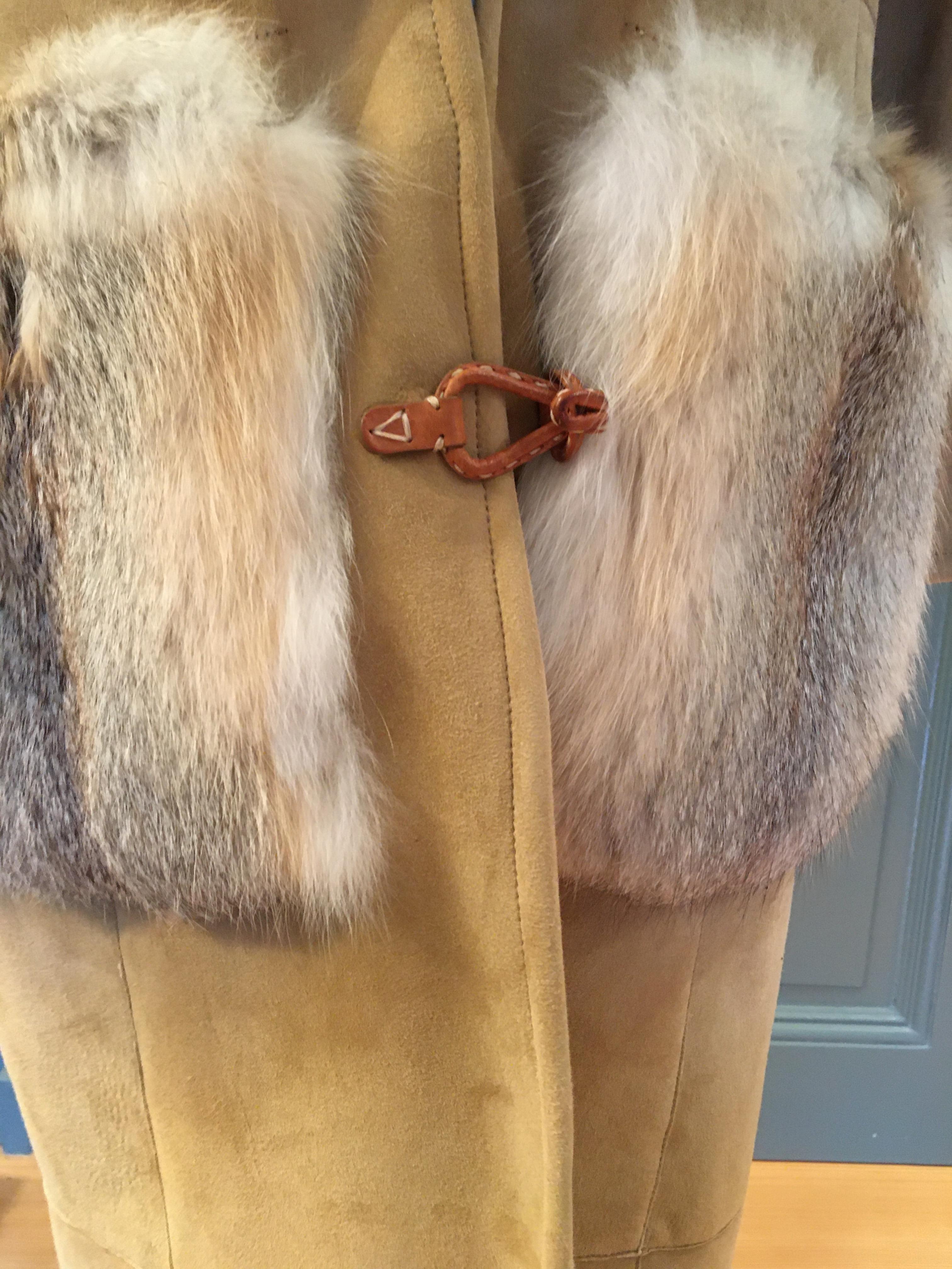 Preowned Ermanno Scervino Sheepskin Coat with Fox Fur Collar Size XS Beige/Nude