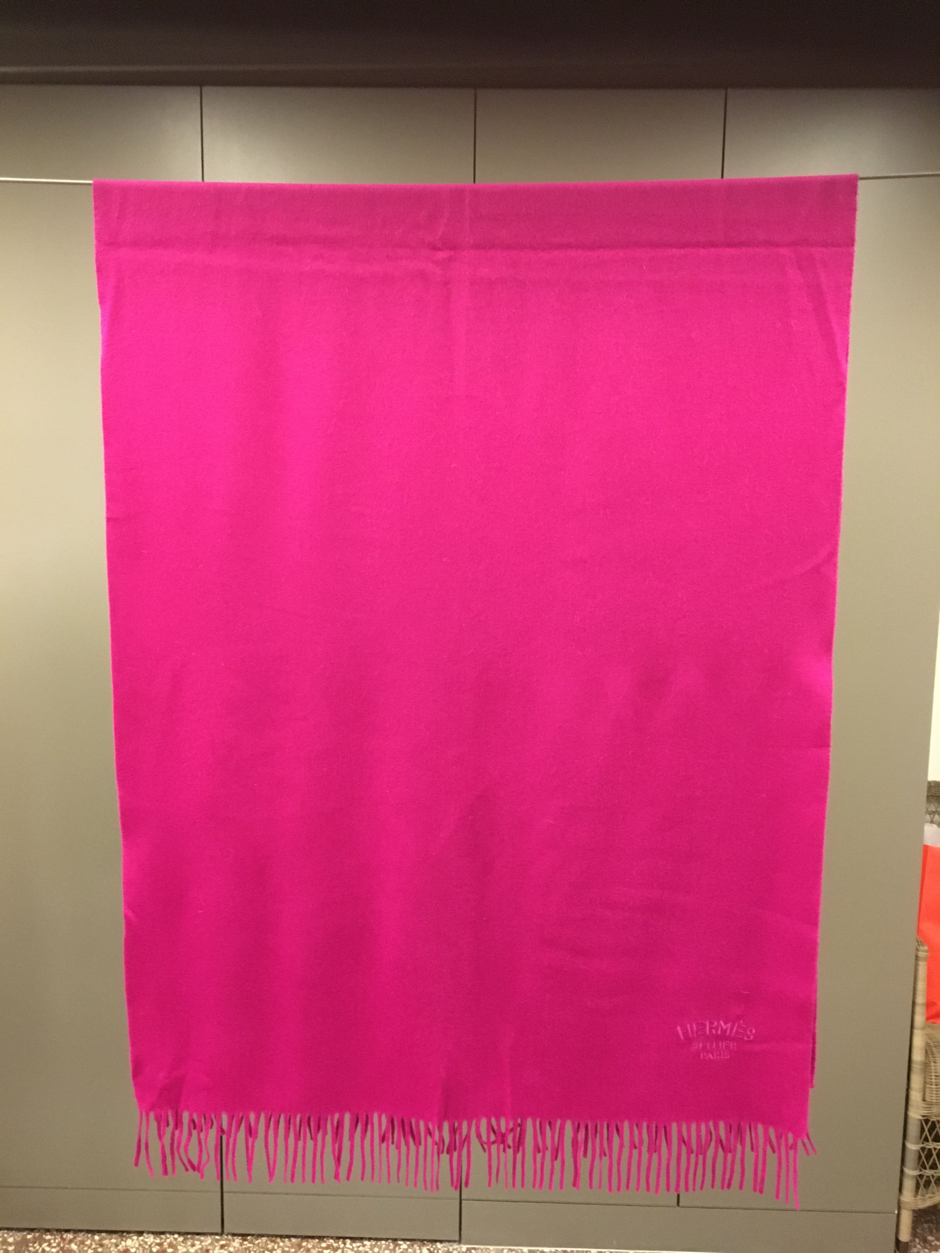 Preowned Hermes Pink Cashmere Shawl Size L fuschia