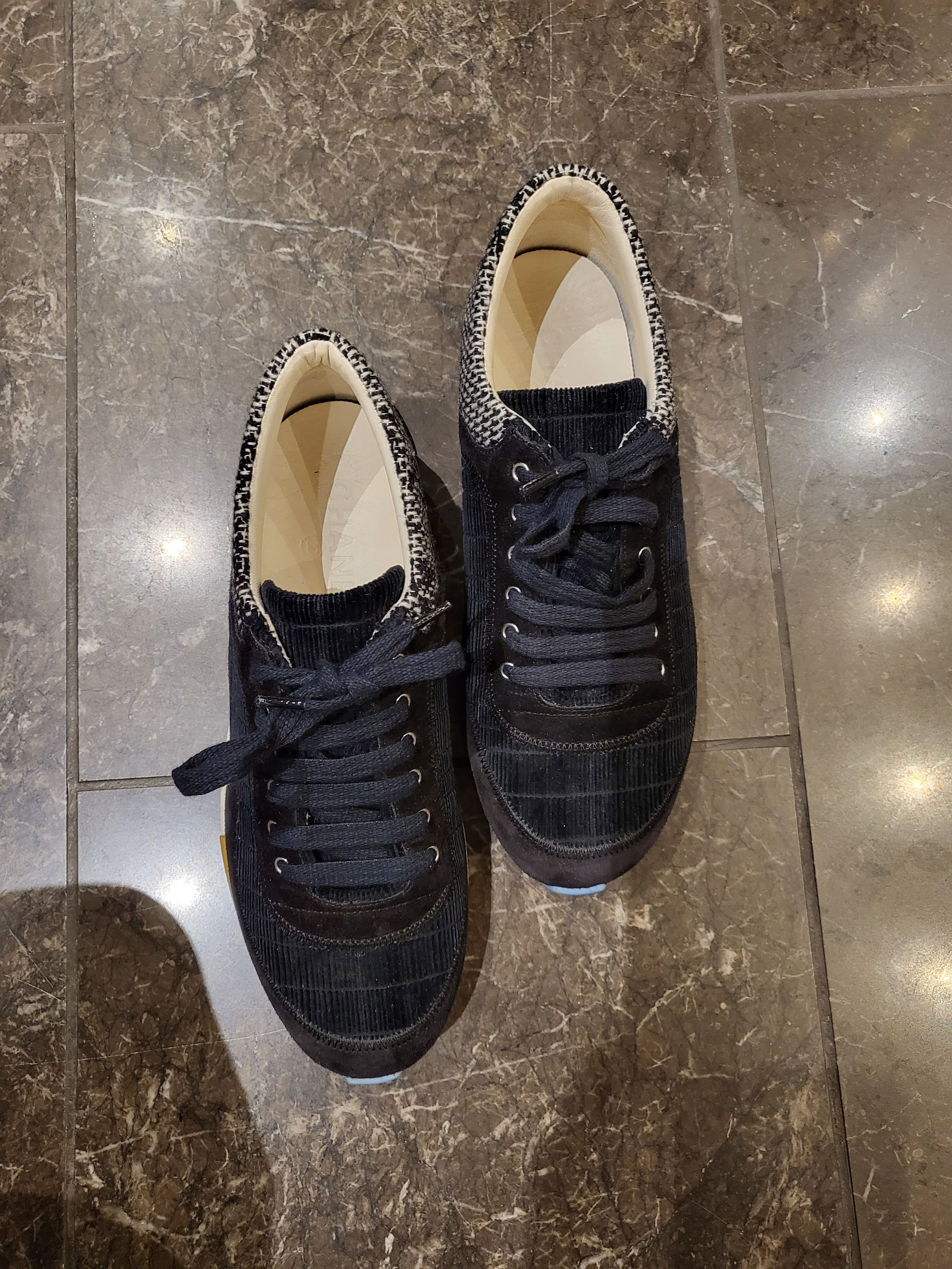 Preowned Chanel Suede Velvet  Tweed Sneakers Size 385 Black / navy suede