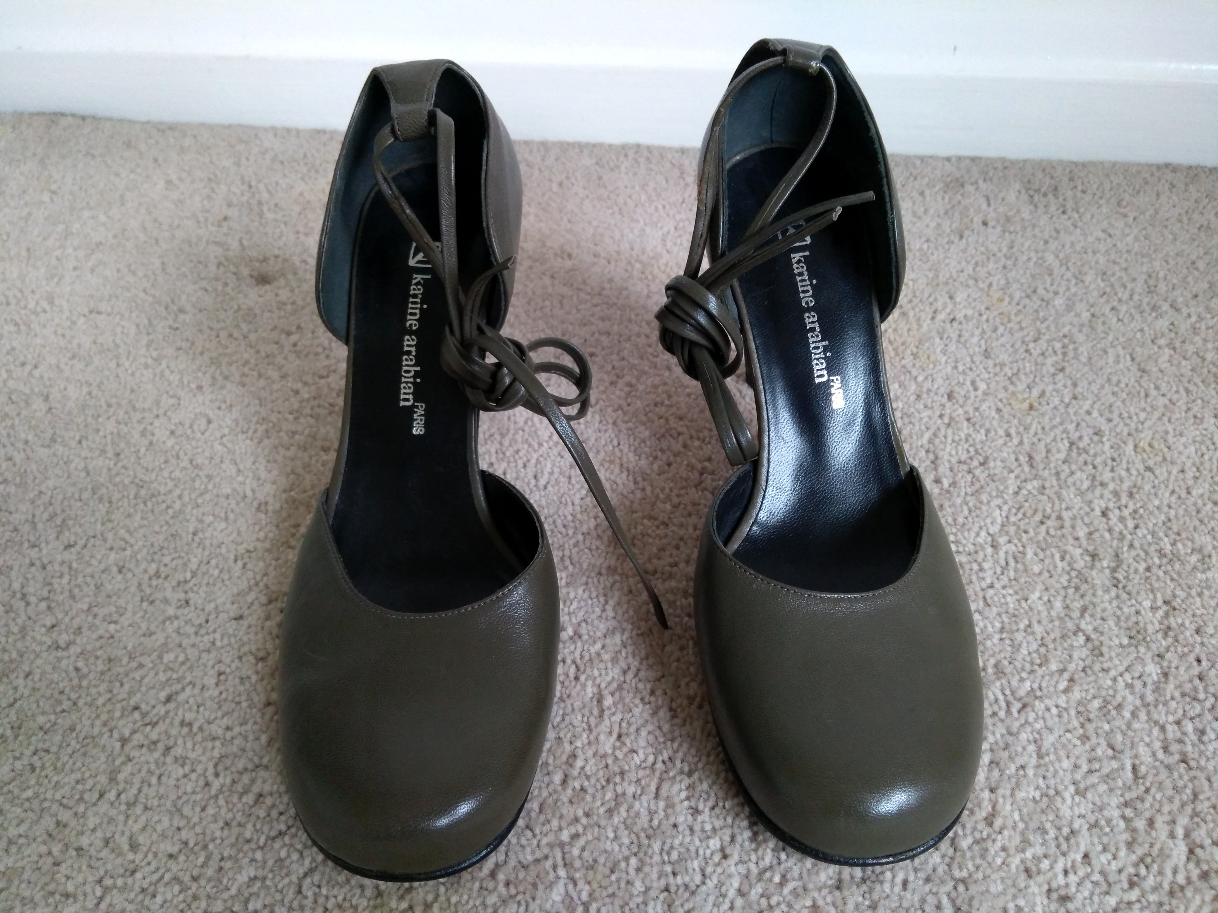 Karine Arabian khaki heels Size 37 Green leather