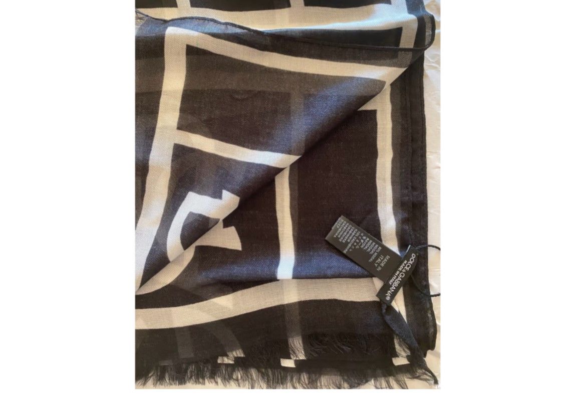 Dolce  Gabbana Black  White Cashmere Scarf