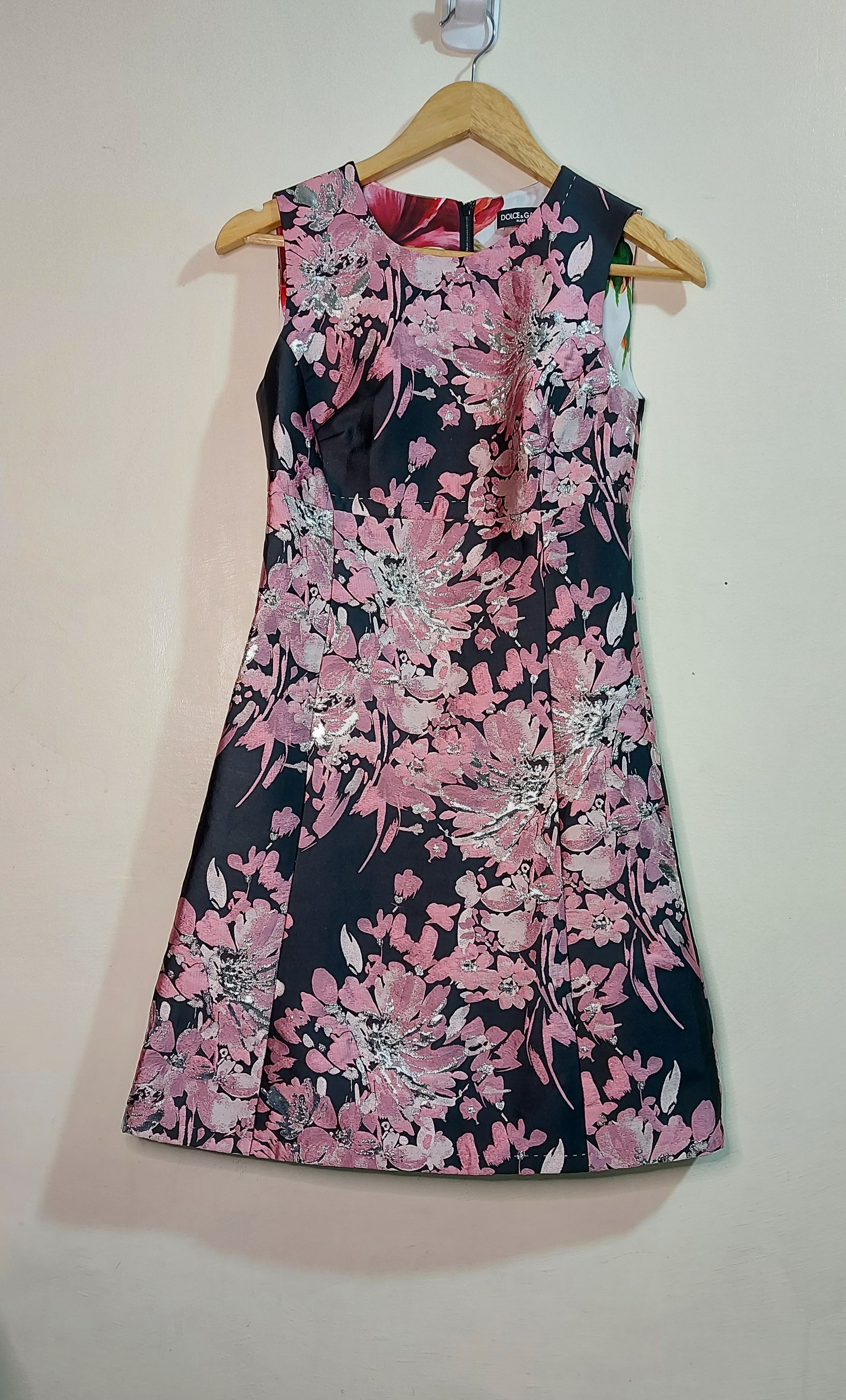 Preowned Dolce  Gabbana pink  black floral Duchesse satin dress Size 36 polyester