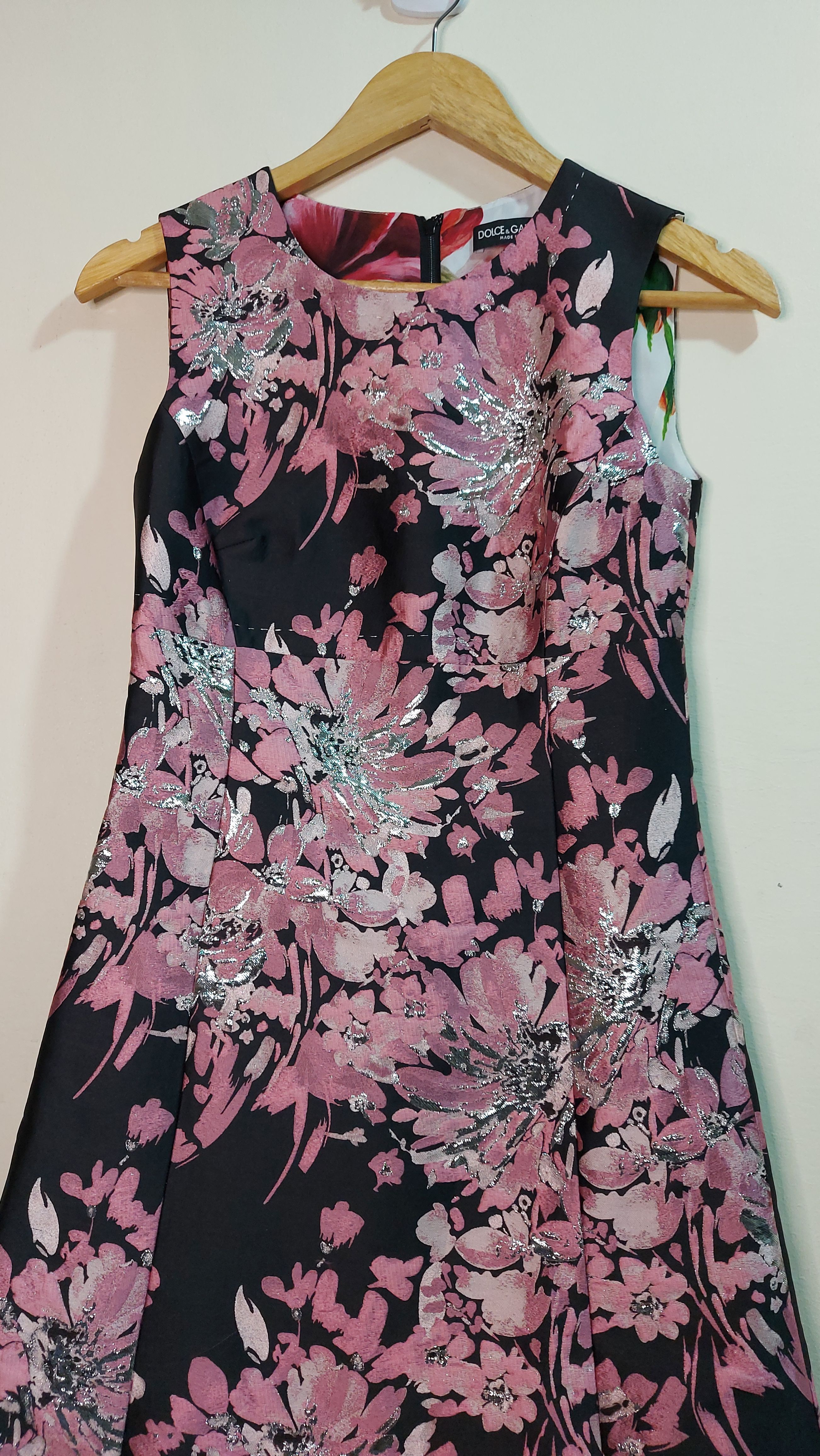 Preowned Dolce  Gabbana pink  black floral Duchesse satin dress Size 36 polyester