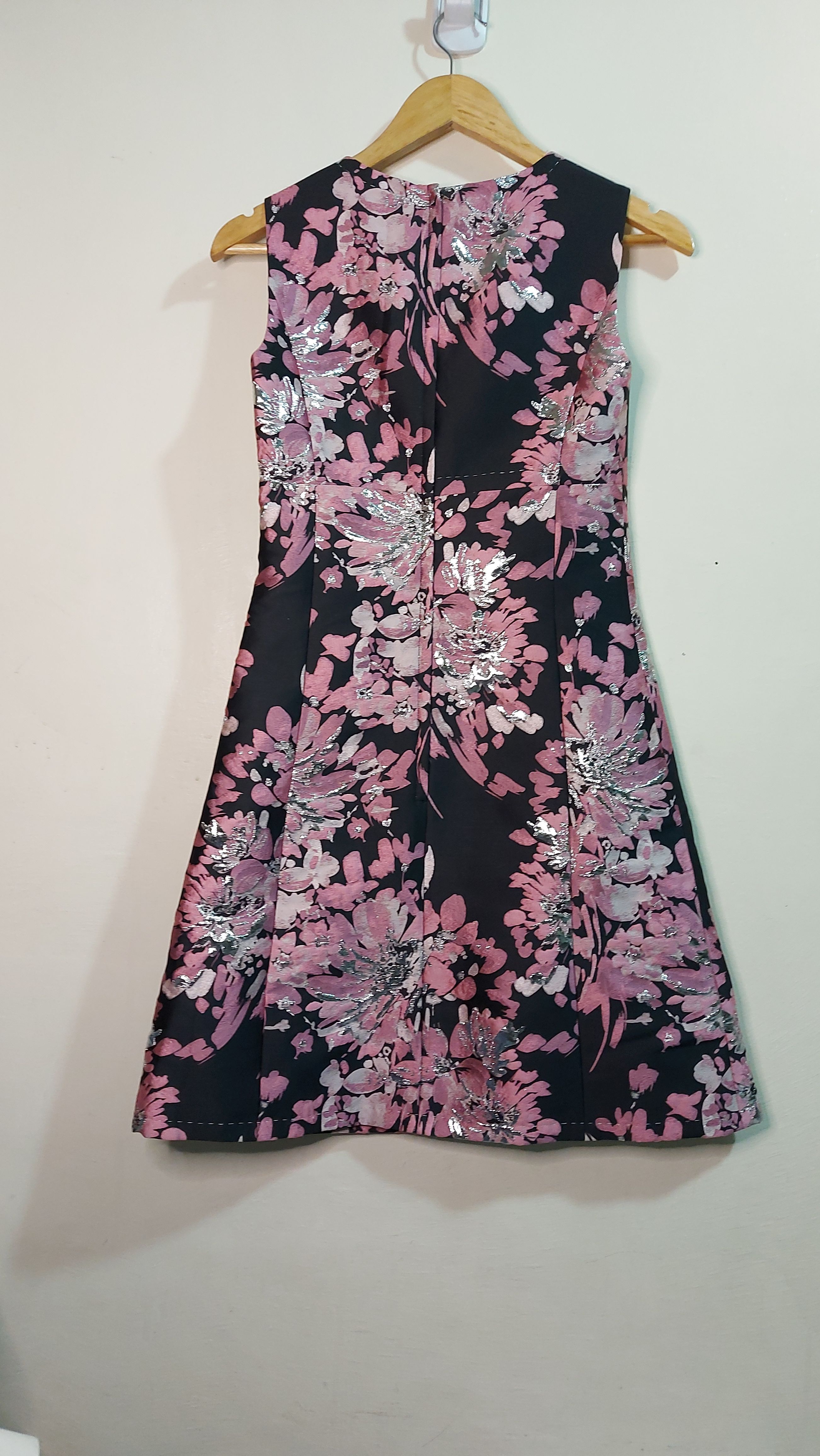 Preowned Dolce  Gabbana pink  black floral Duchesse satin dress Size 36 polyester