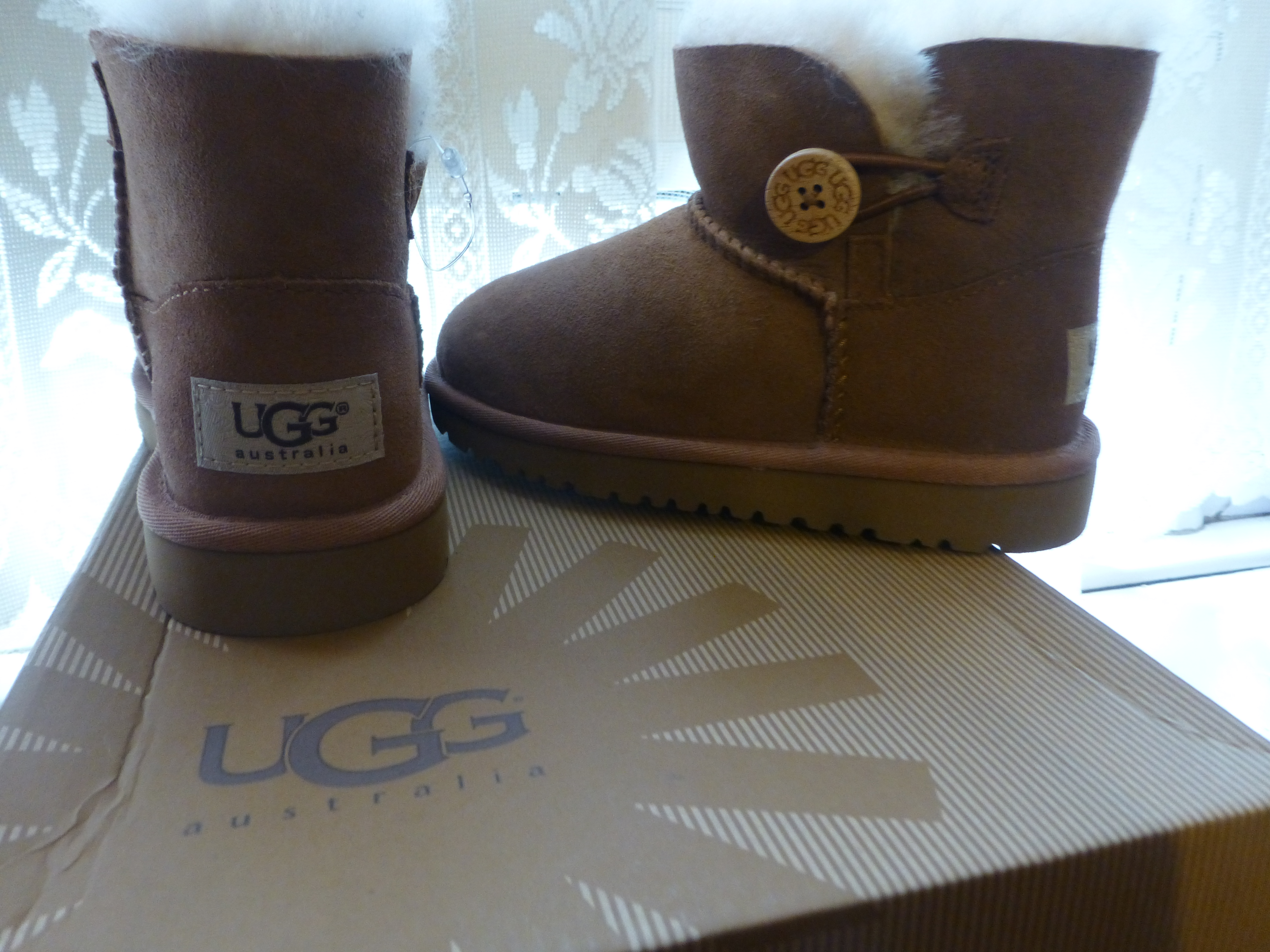 UGG Australia Mini Bailey Button Toddler 1000787 Chestnut UK11 US12 EU29