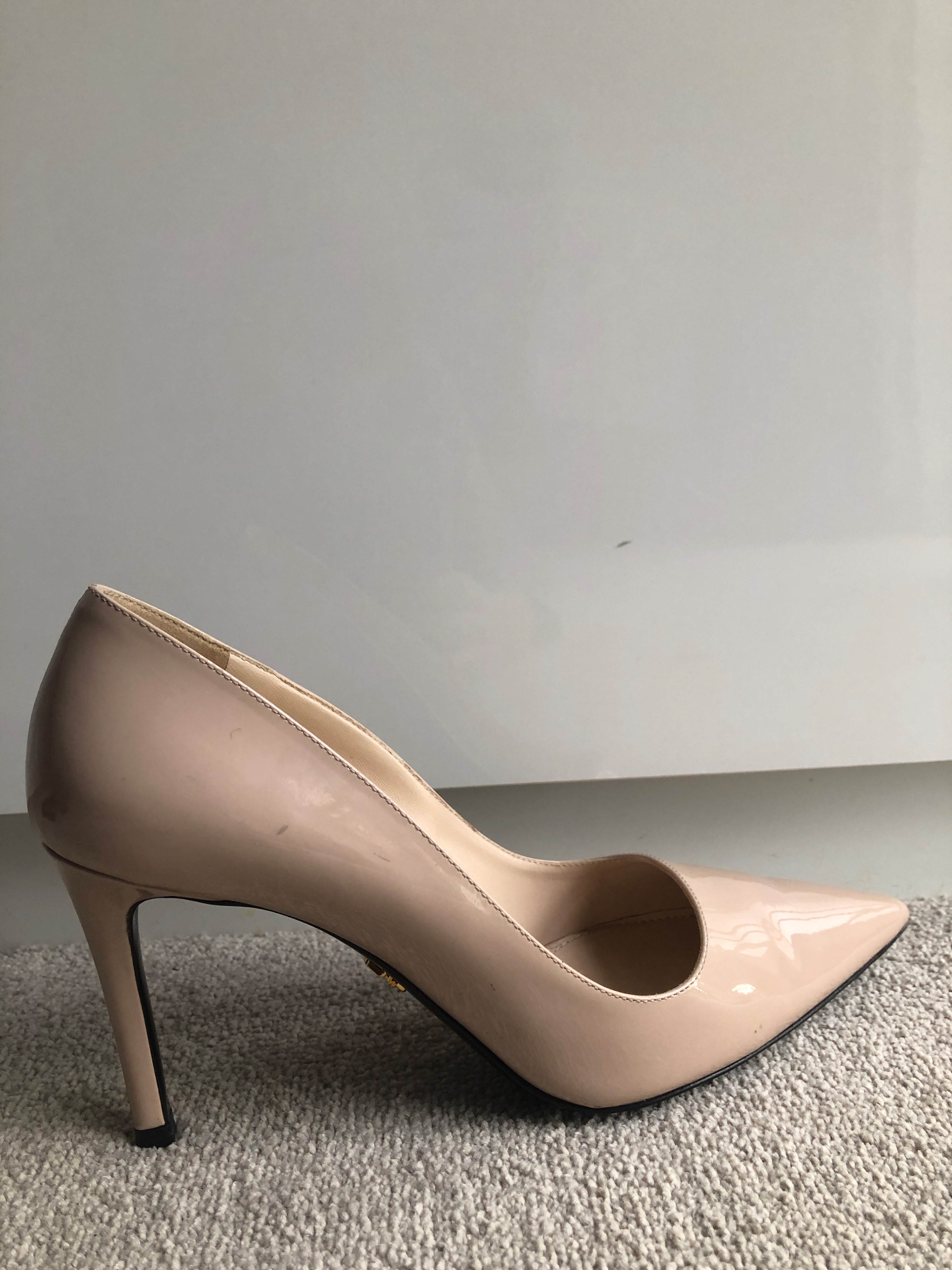 Preowned Prada Nude Patent Leather Stiletto Heels Size 37 Beige