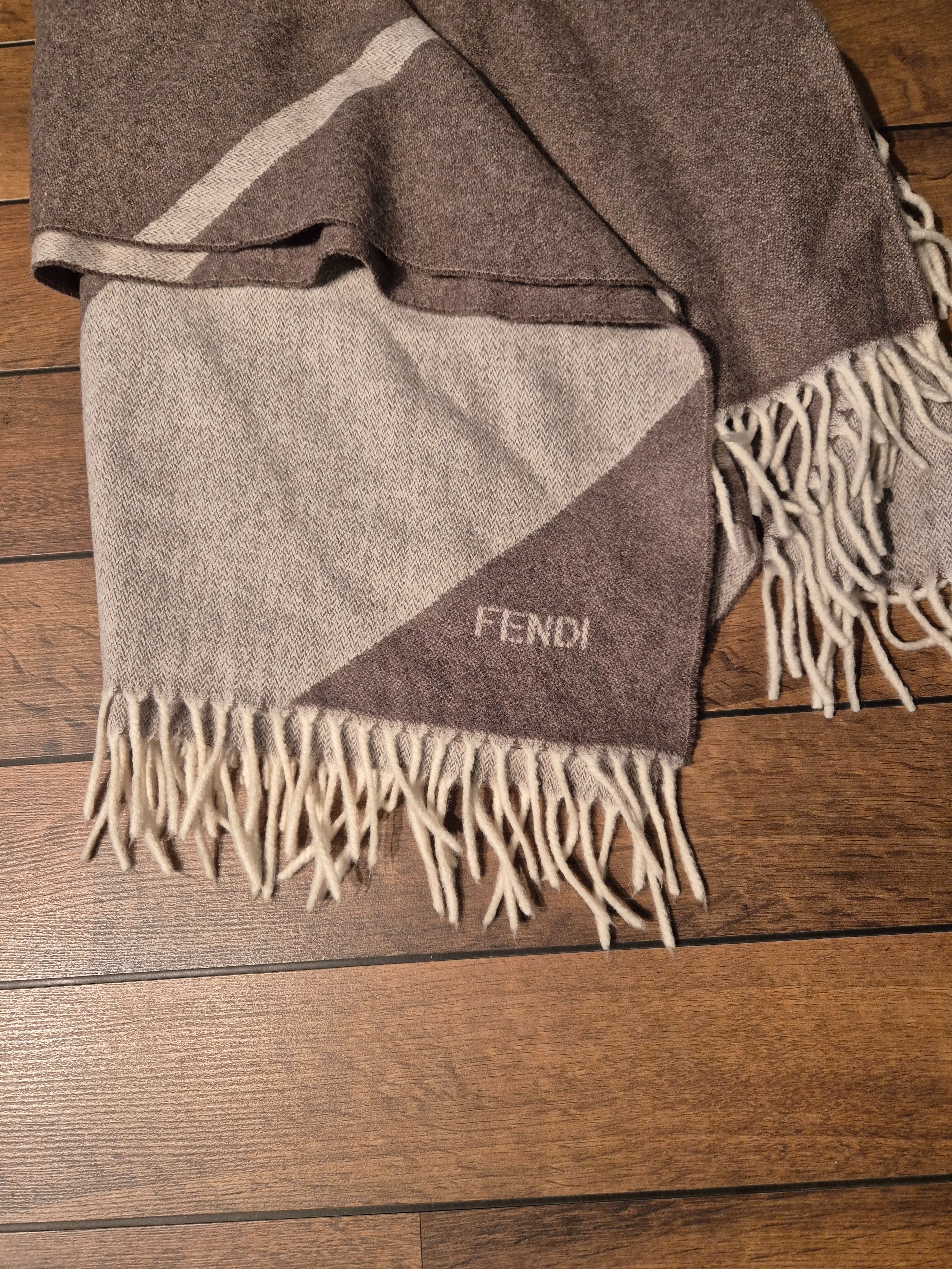 Preowned Fendi Cashmere Blend Poncho with Fur Detail Brown