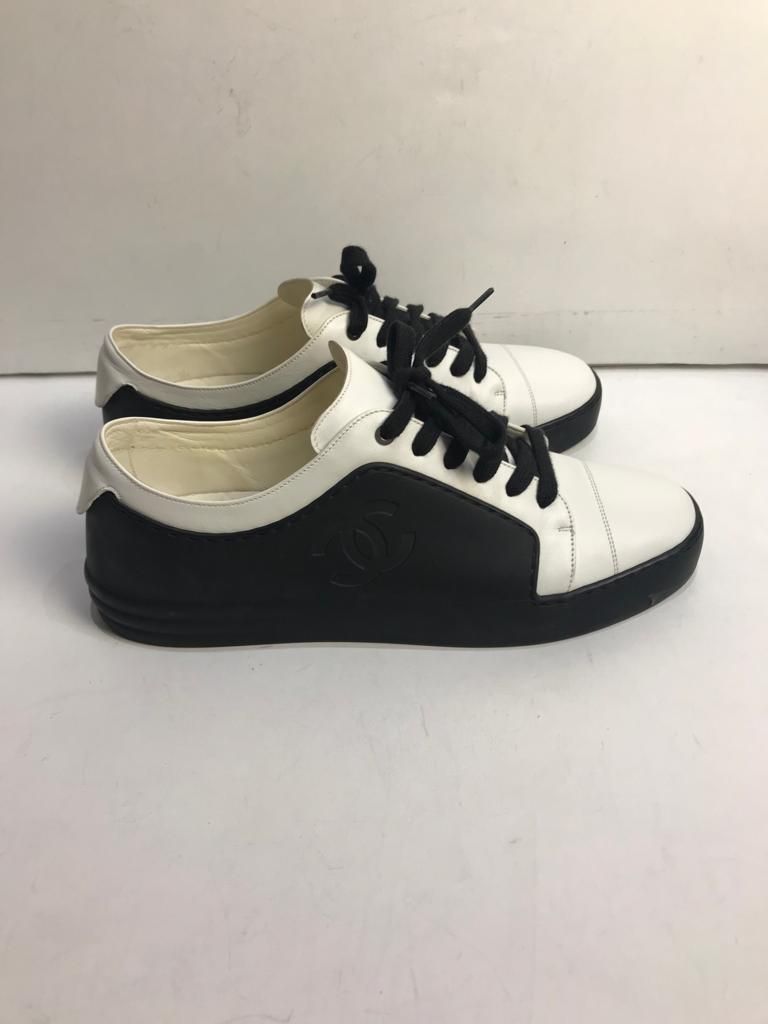 Preowned Chanel Black  White Platform Low Sneakers Size 40 Black / white leather