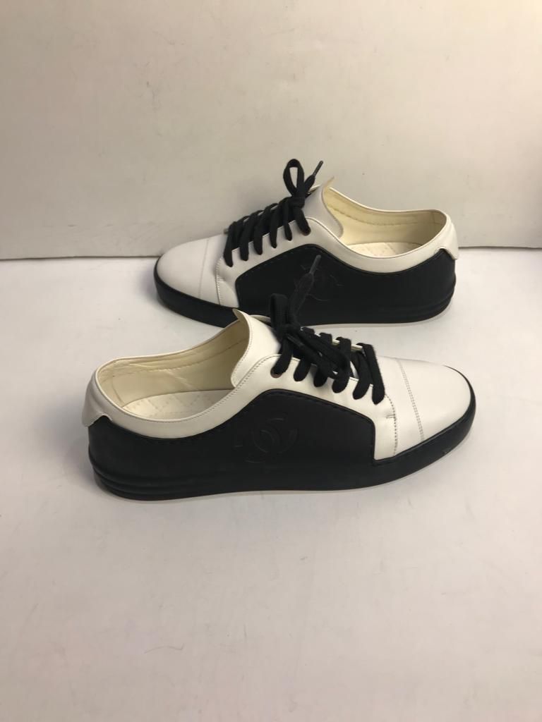 Preowned Chanel Black  White Platform Low Sneakers Size 40 Black / white leather