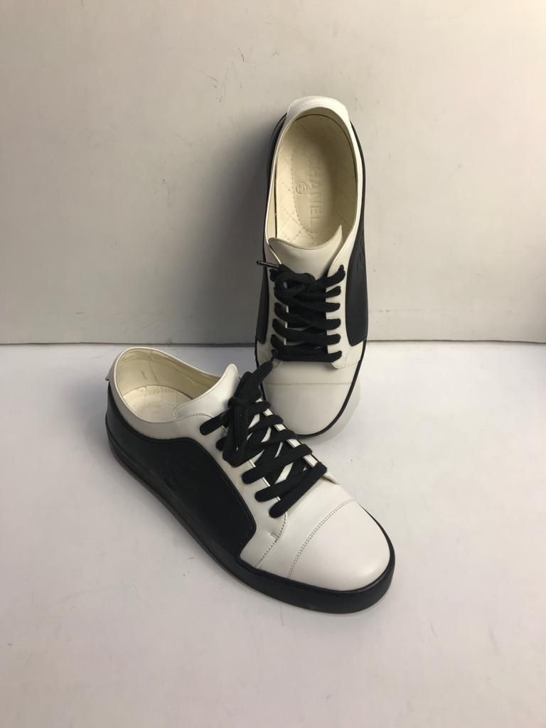 Preowned Chanel Black  White Platform Low Sneakers Size 40 Black / white leather