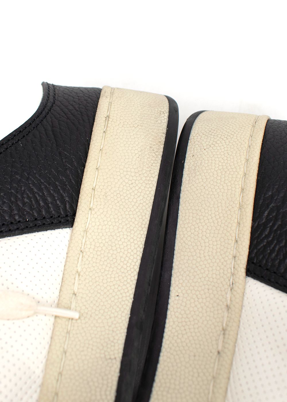 Preowned Saint SL/61 Perforated Leather Sneakers Size 375 black and white leather/sole-/rubber