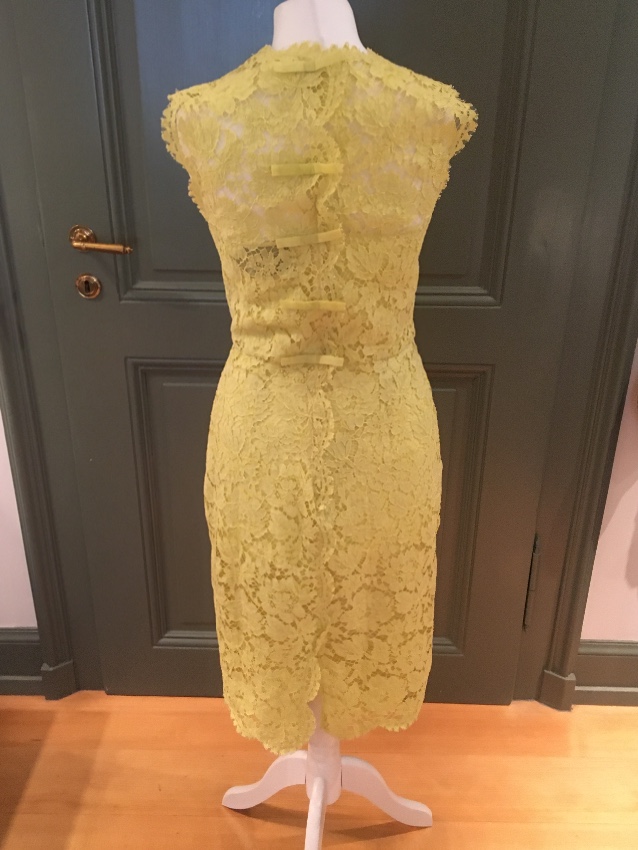 Preowned Valentino Yellow Lace Sleeveless Fitted Dress Size XS cotton