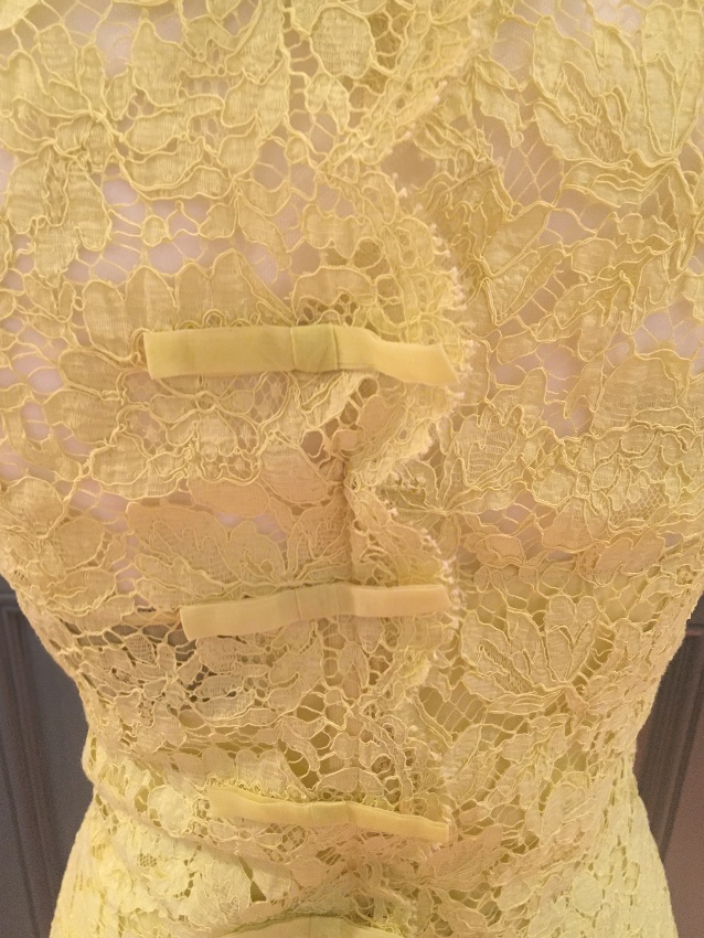 Preowned Valentino Yellow Lace Sleeveless Fitted Dress Size XS cotton