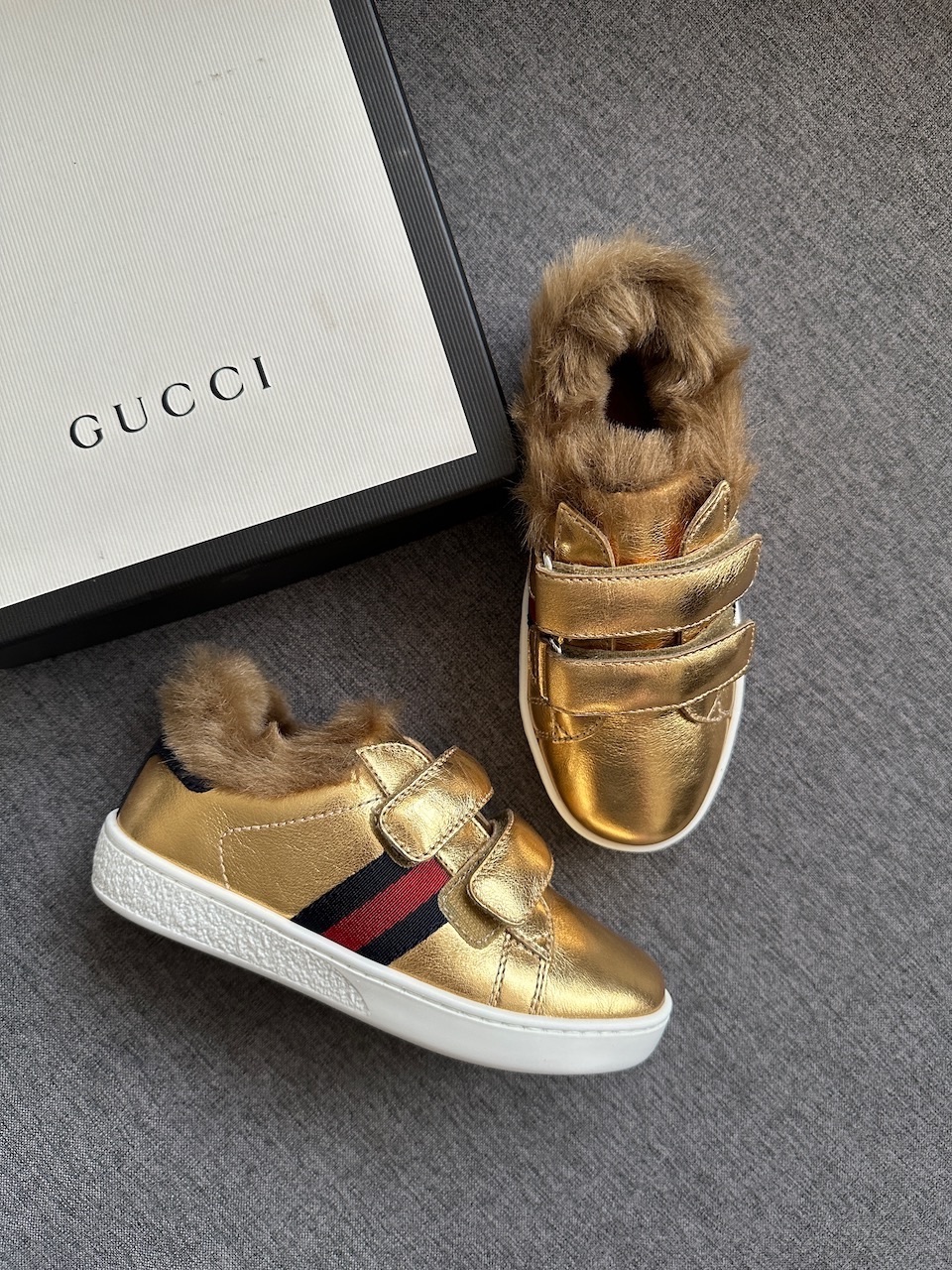 Boys Gucci Gold Fur Lined Sneakers Size 18-24 Months leather