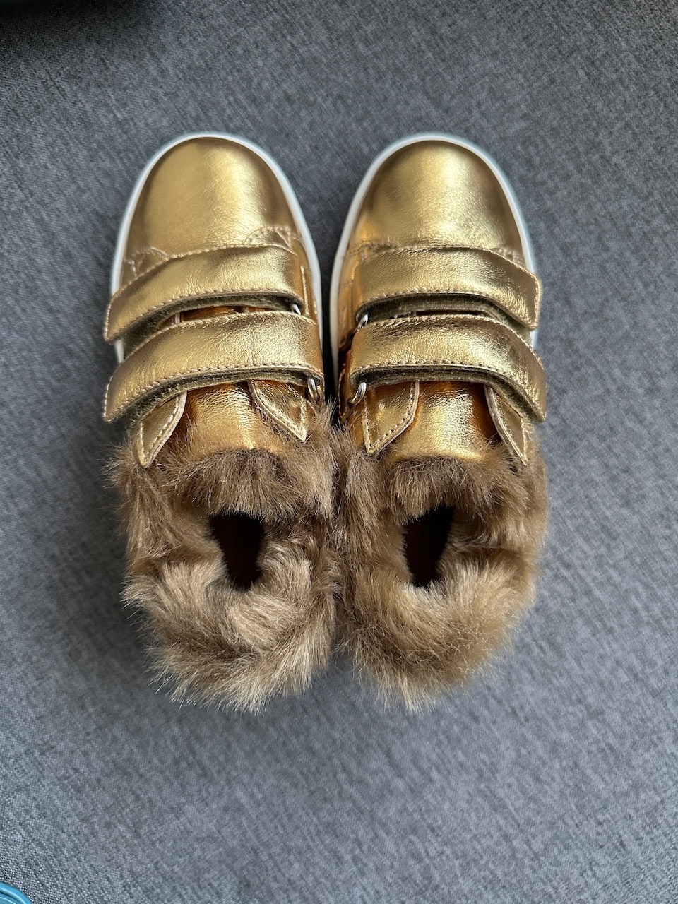 Boys Gucci Gold Fur Lined Sneakers Size 18-24 Months leather