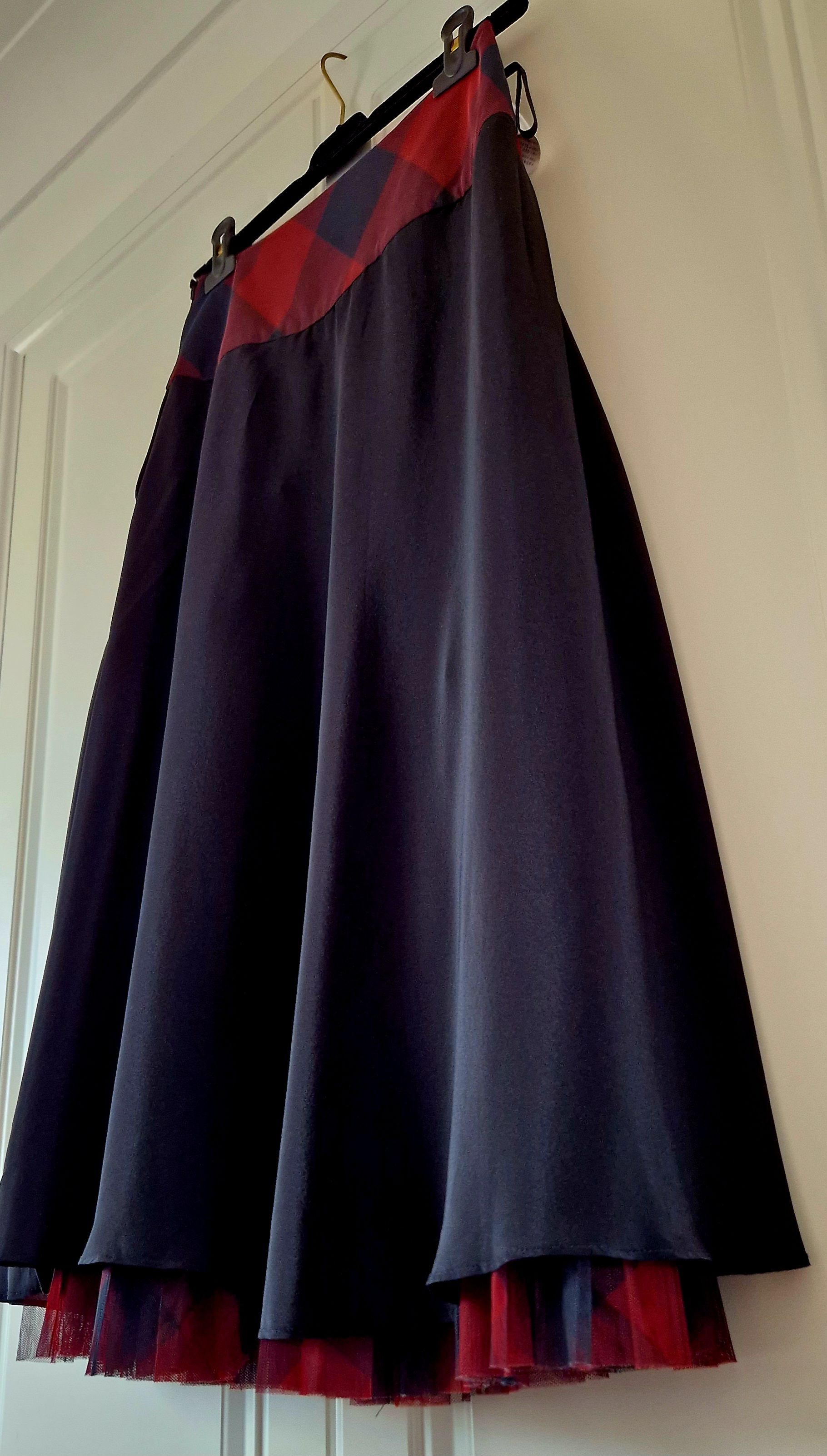 Preowned Dior Fantaisie Rouge pleated Midi Skirt Size XS Red silk