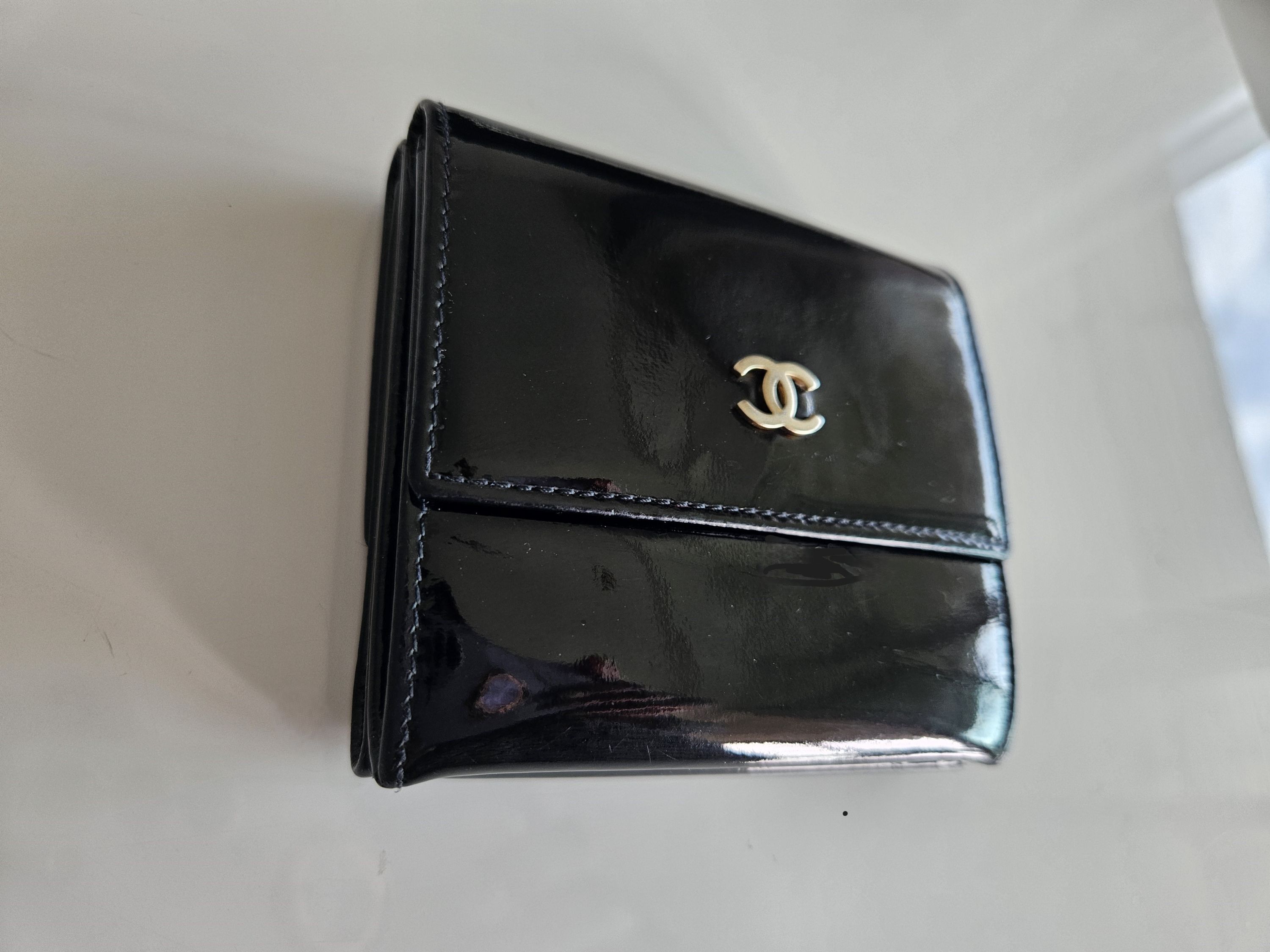 Preowned Chanel Black Patent Leather Bifold Wallet black and gold coated lambskin leather