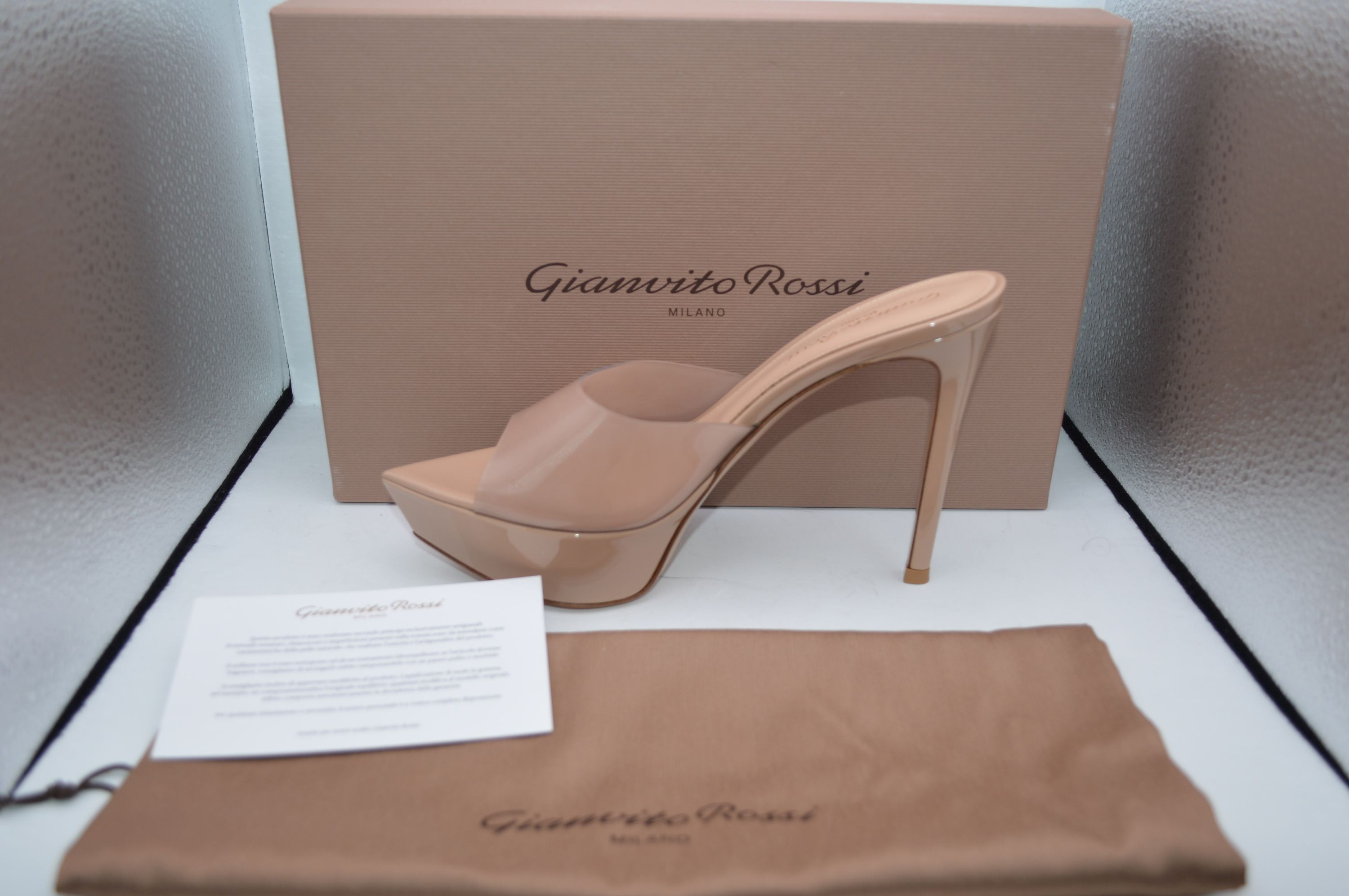 Gianvito Rossi Nude Patent Leather Heels Size 37.5 beige