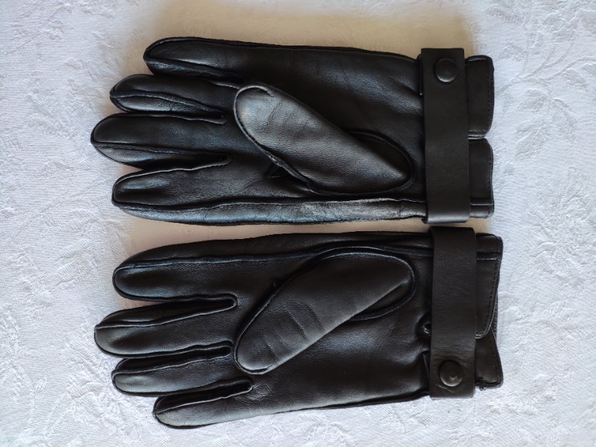 Preowned Dolce  Gabbana DG Black Leather Gloves