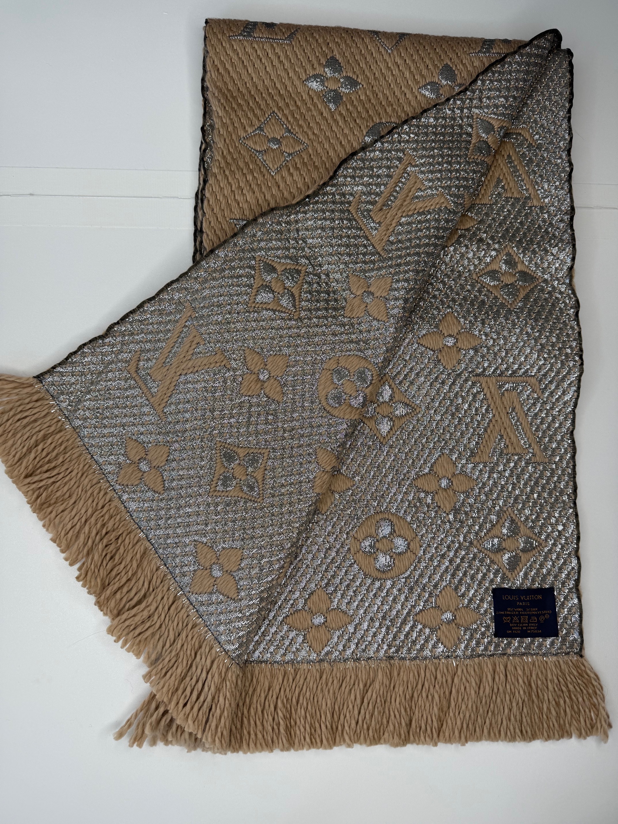 Louis Vuitton Beige Logomania Shawl Beige/Silver wool/silk/metalized fiber