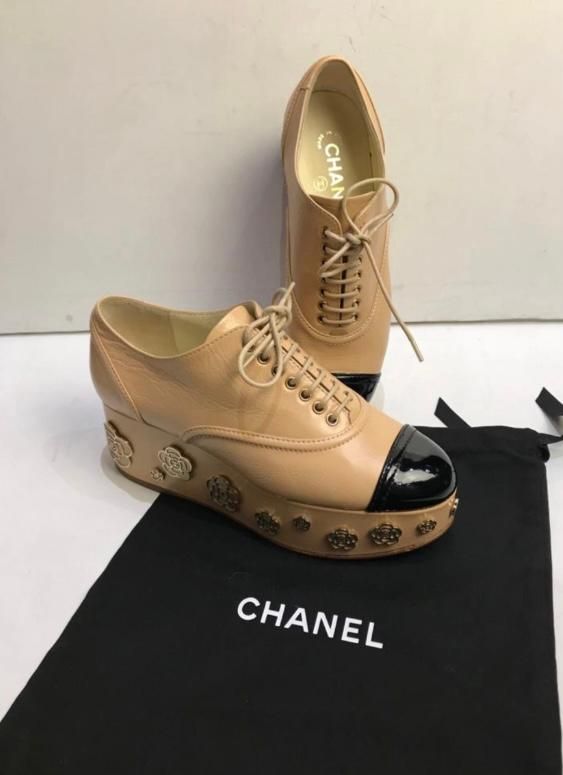 Preowned Chanel Beige Patent Leather Camellia Platform Brogues Size 36