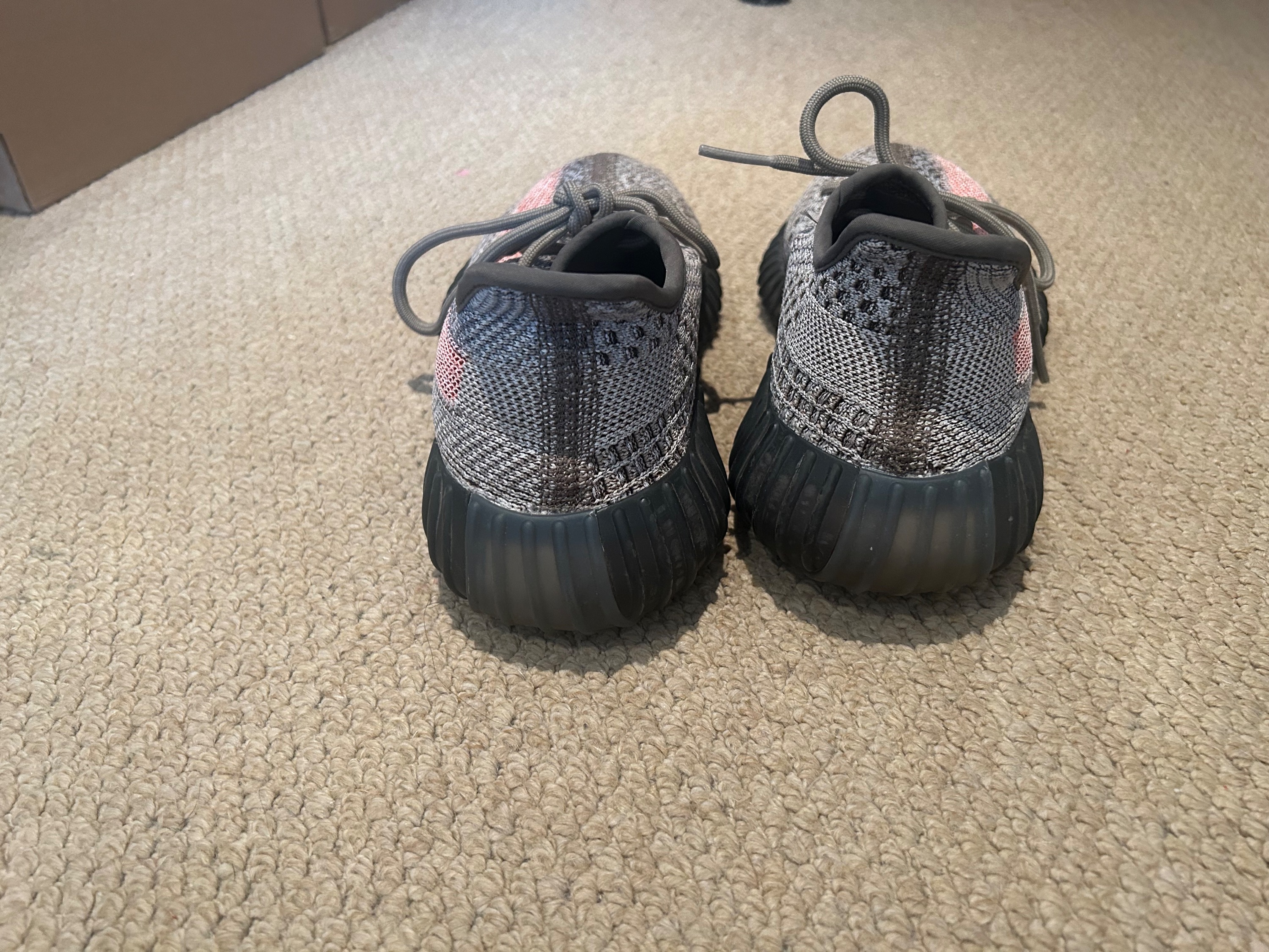 Preowned Yeezy x Adidas Boost 350 V2 Ashto Sneakers Size 385 Ash material