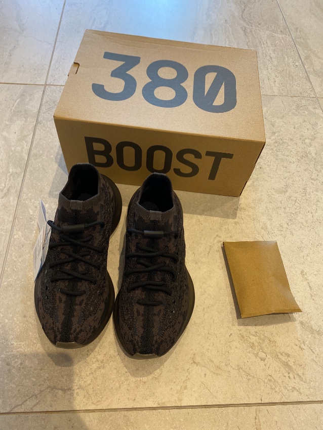 Adidas Yeezy Boost 380 ONYX Trainers Size 375 Black fabric