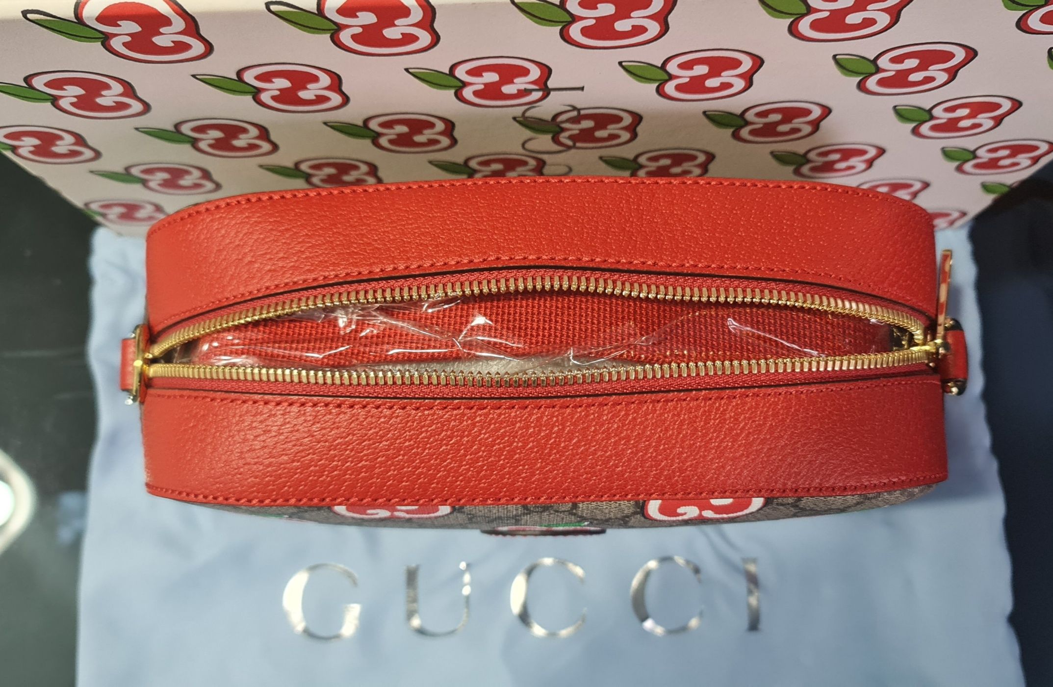 Gucci GG Supreme Apple Canvas Camera Bag beige+ red leanther/other