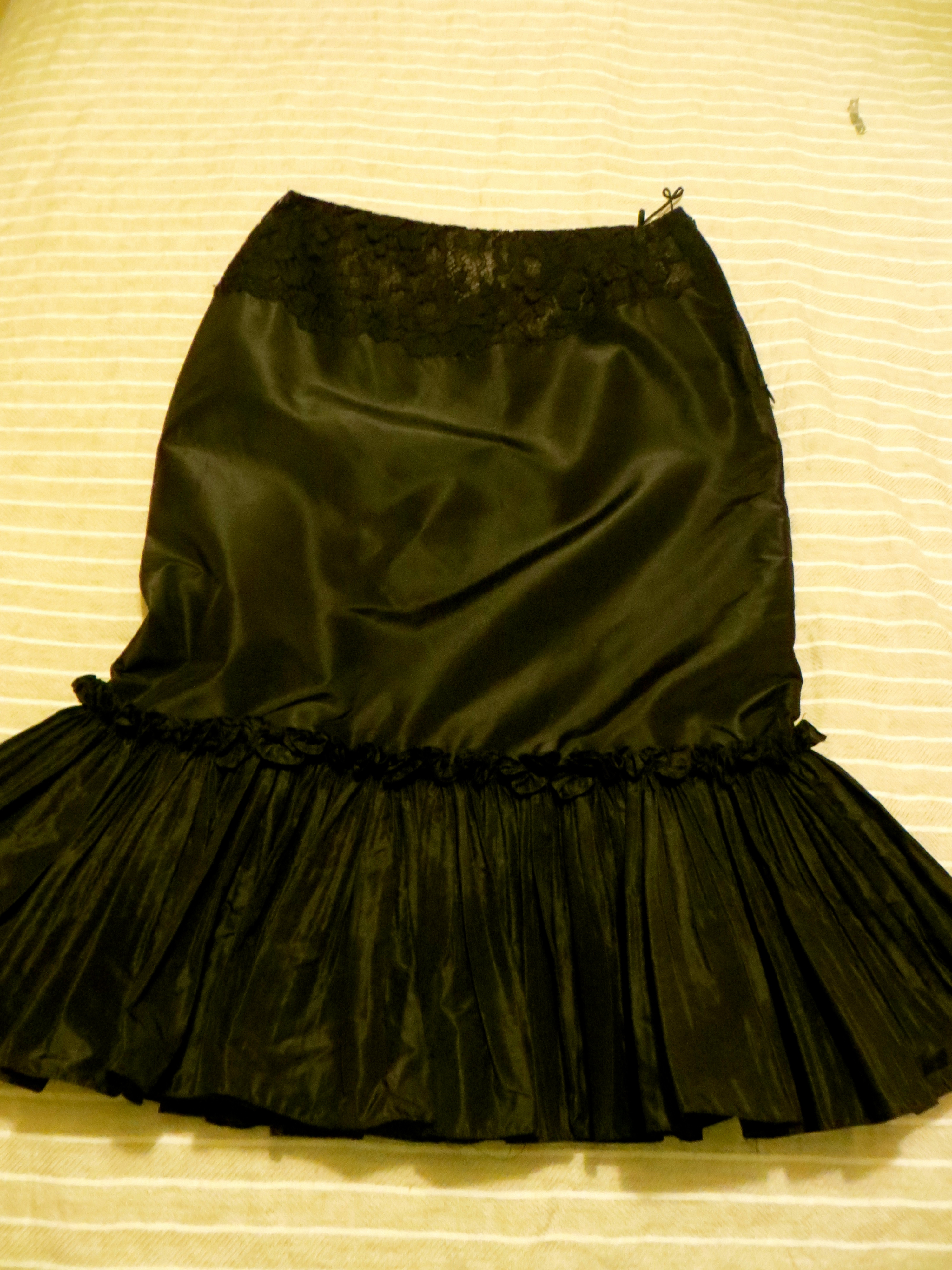 Preowned Oscar De La Renta silk-lace Tuille skirt Size S Black silk