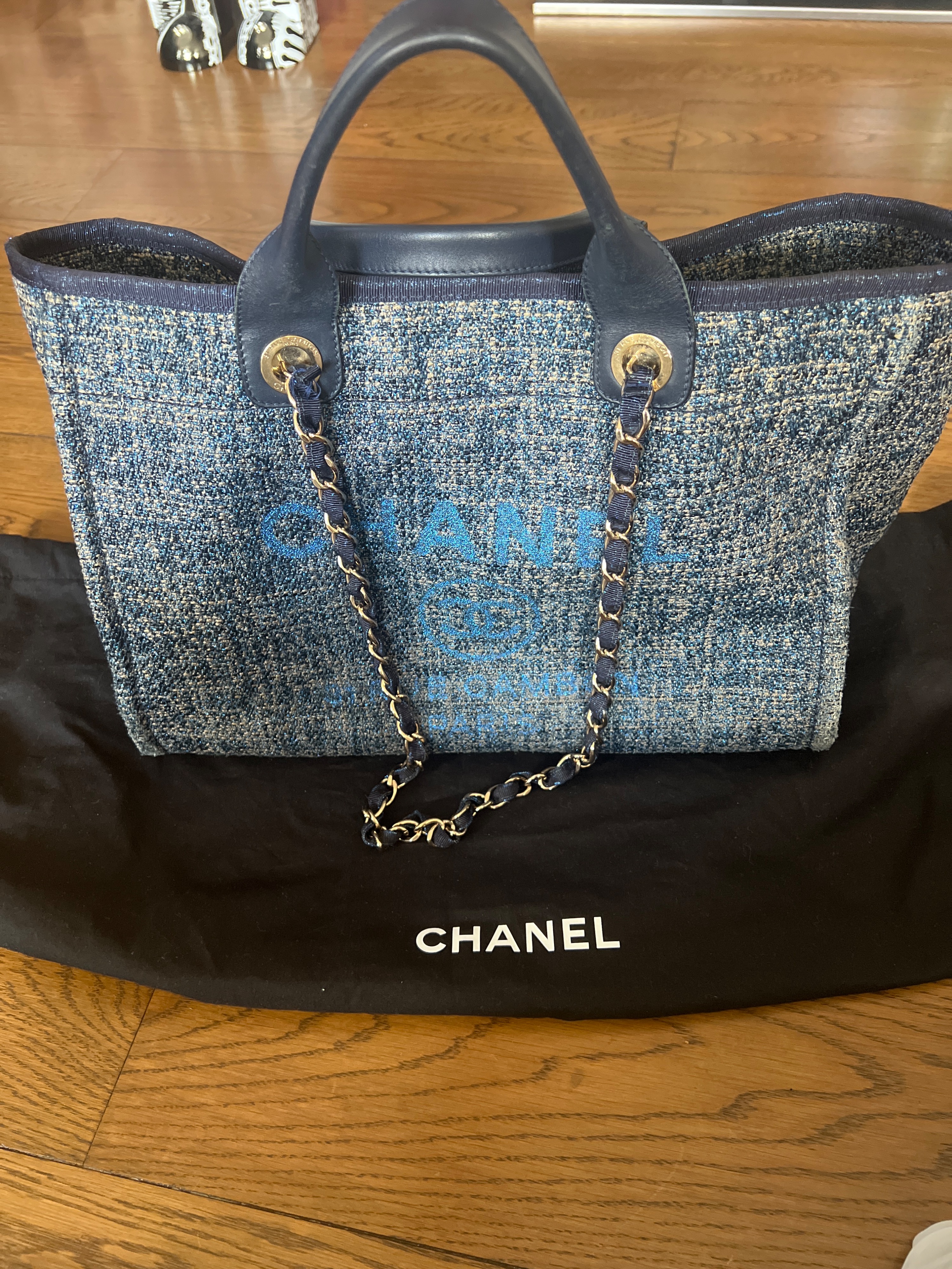 Preowned Chanel Blue Metallic  Medium Deauville Tote Bag Size M Navy blue tweet