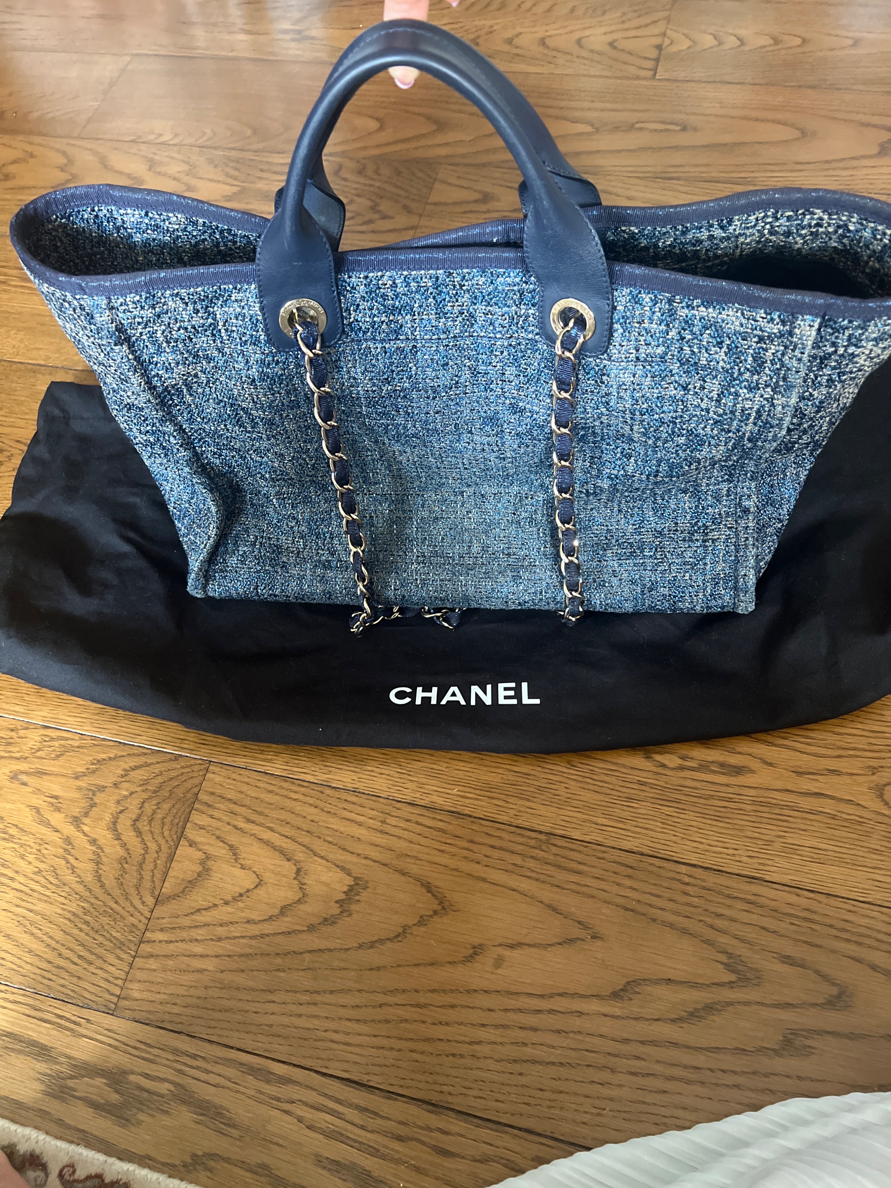 Preowned Chanel Blue Metallic  Medium Deauville Tote Bag Size M Navy blue tweet