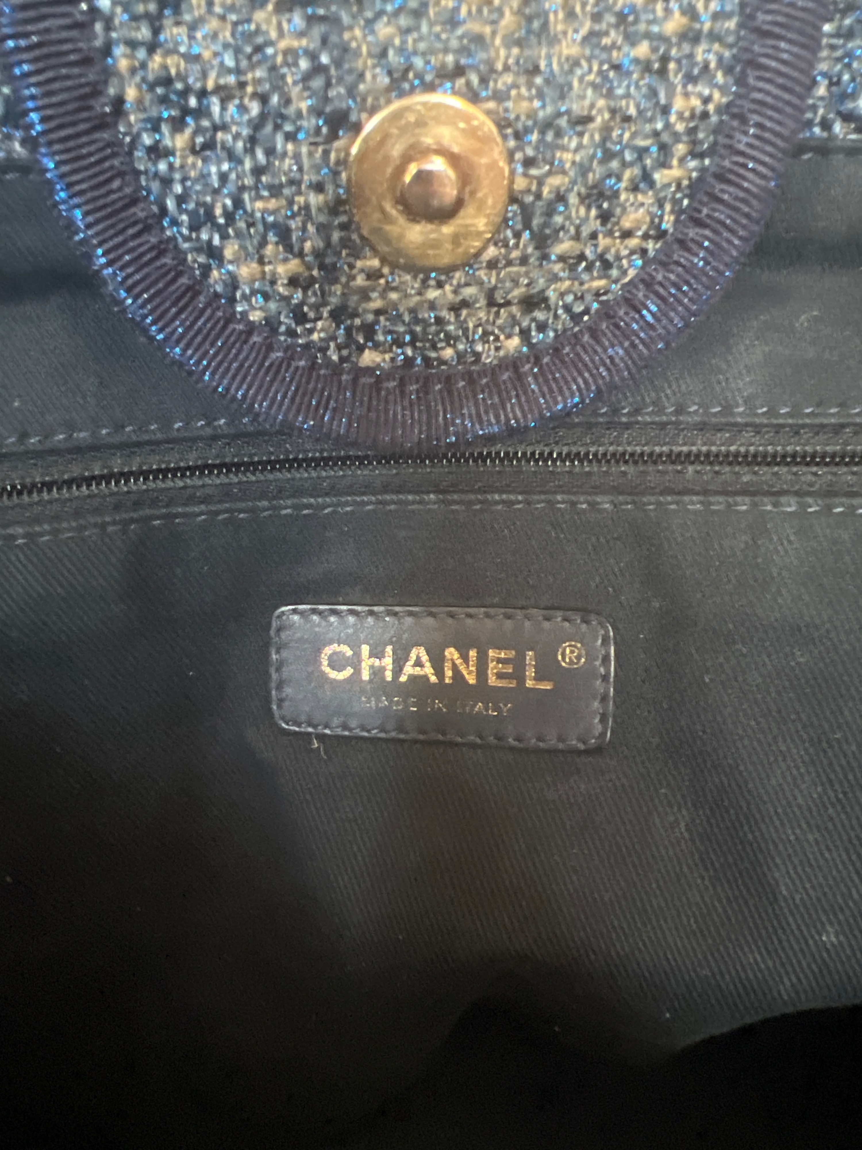 Preowned Chanel Blue Metallic  Medium Deauville Tote Bag Size M Navy blue tweet