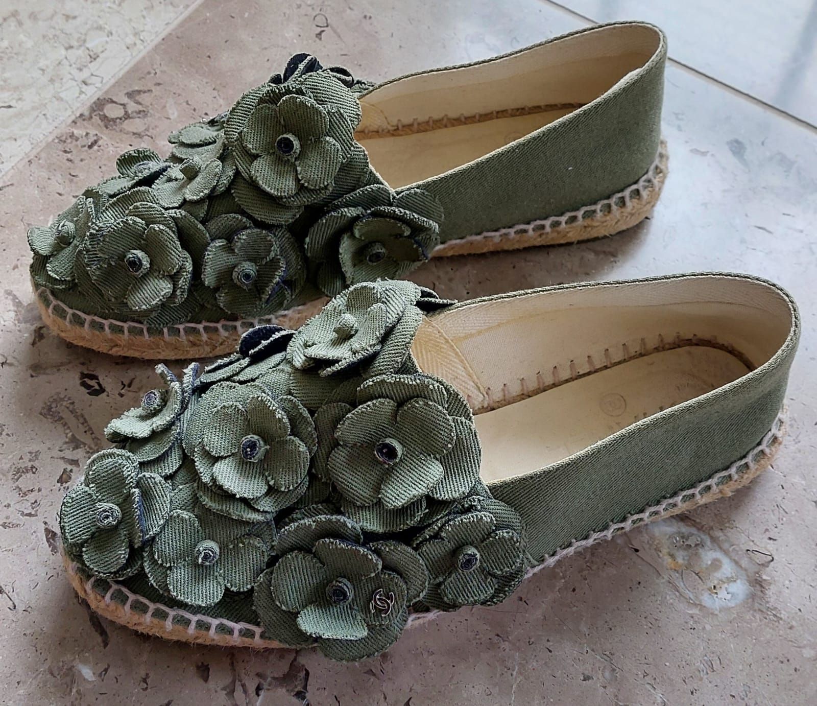 Preowned Chanel Khaki Camellia Espadrilles Size 38 cloth