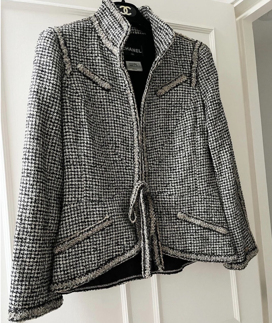 Preowned Chanel Black and White Check Tweed Jacket Size XS Gold and black