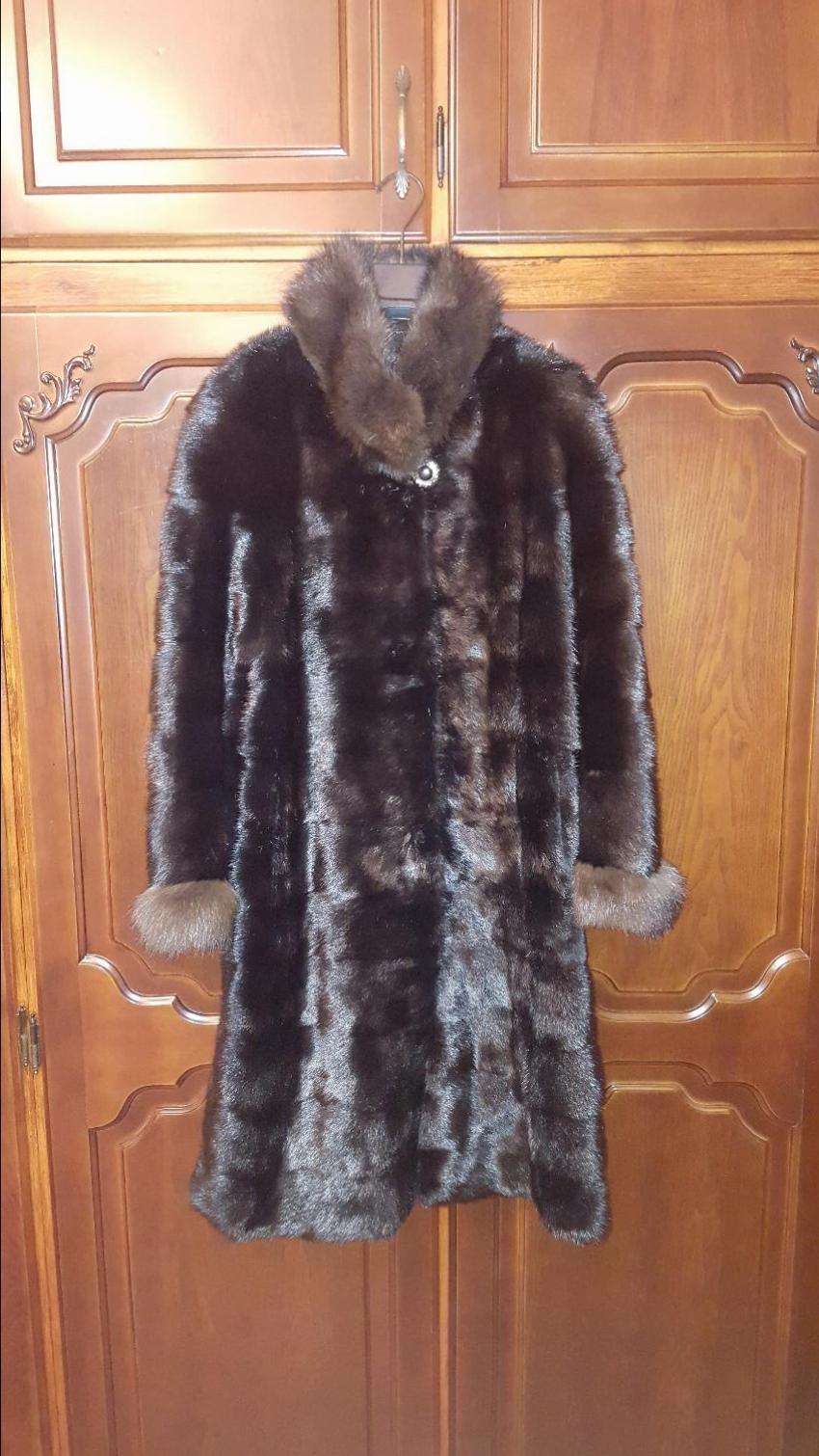 Preowned Bespoke sheared Mink coat with sable collar and cuffs Size XL Black