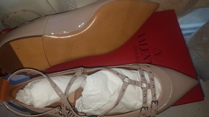 Valentino Love Latch Ballerina Flats Size 415 Beige/Nude leather