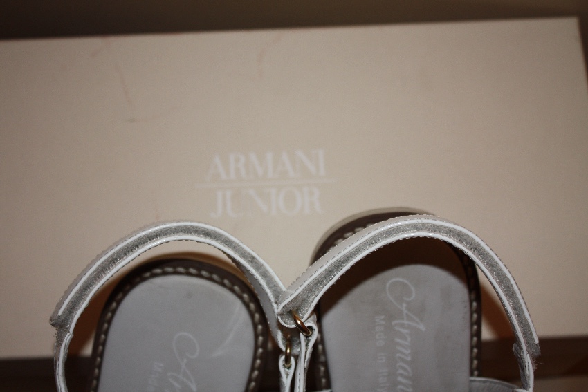 Boys Preowned Armani Girl's 38 White Patent Leather Sandals Size 6 Years +