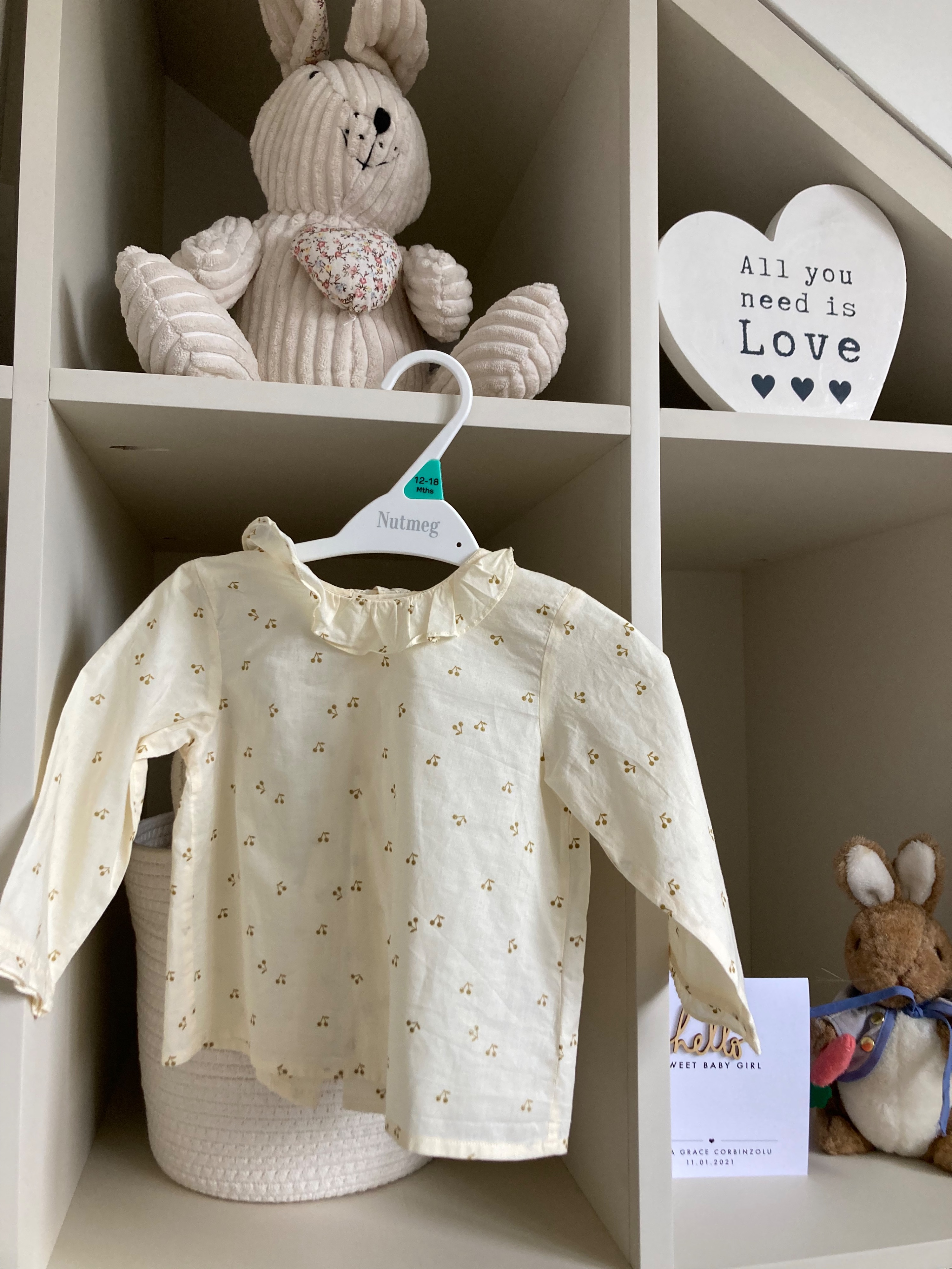 Boys Preowned Bonpoint Ivory and Gold Cherry Print Frill Blouse Size 12-18 Months Beige cotton